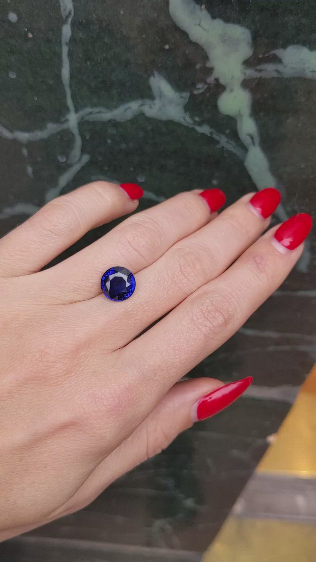 4.14 Ct. Blue Sapphire from Ceylon (Sri Lanka) Size Video