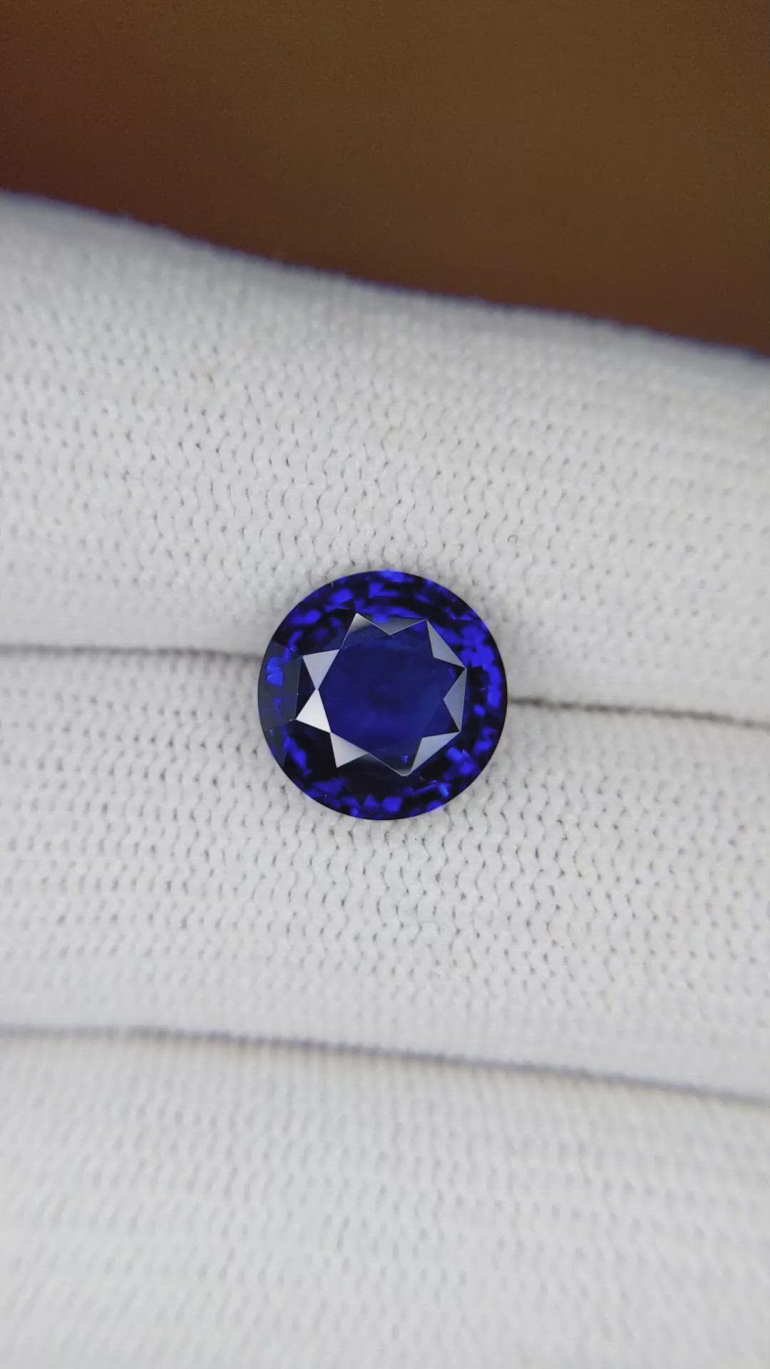 4.14 Ct. Blue Sapphire from Ceylon (Sri Lanka) Size Video