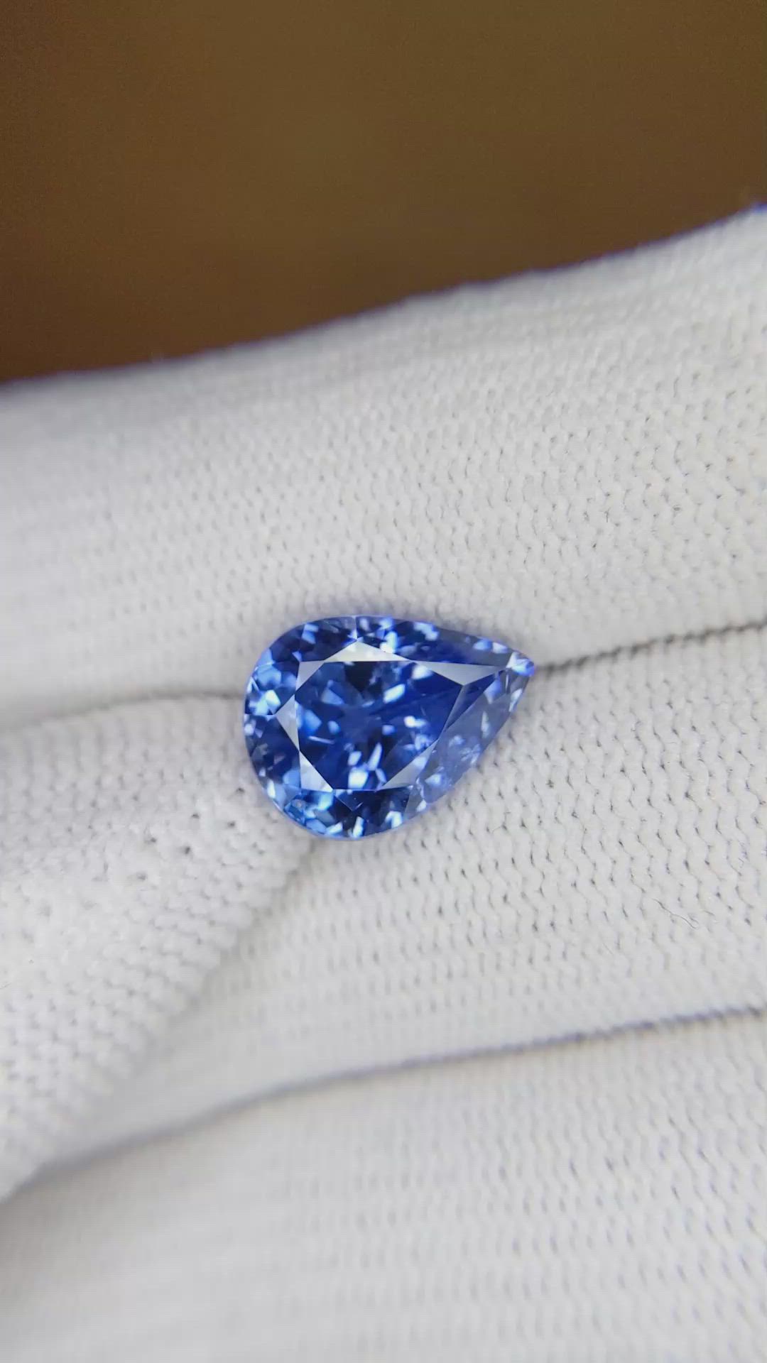 5.83 Ct. Blue Sapphire from Ceylon (Sri Lanka) Size Video