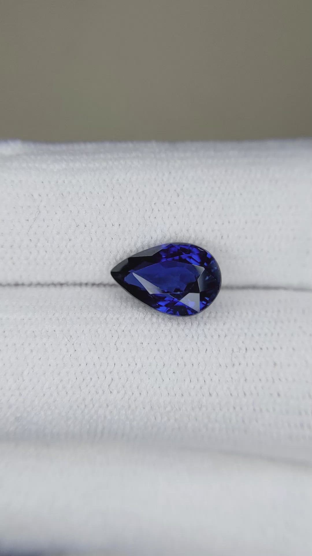 2.92 Ct. Blue Sapphire from Ceylon (Sri Lanka) Size Video