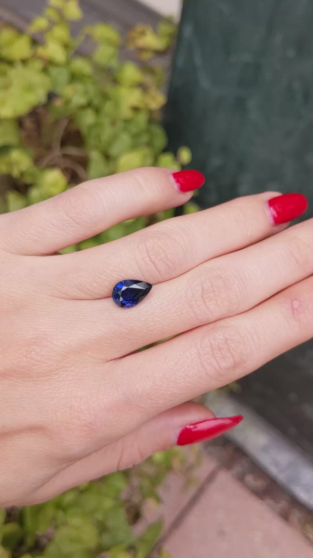 2.92 Ct. Blue Sapphire from Ceylon (Sri Lanka) Size Video