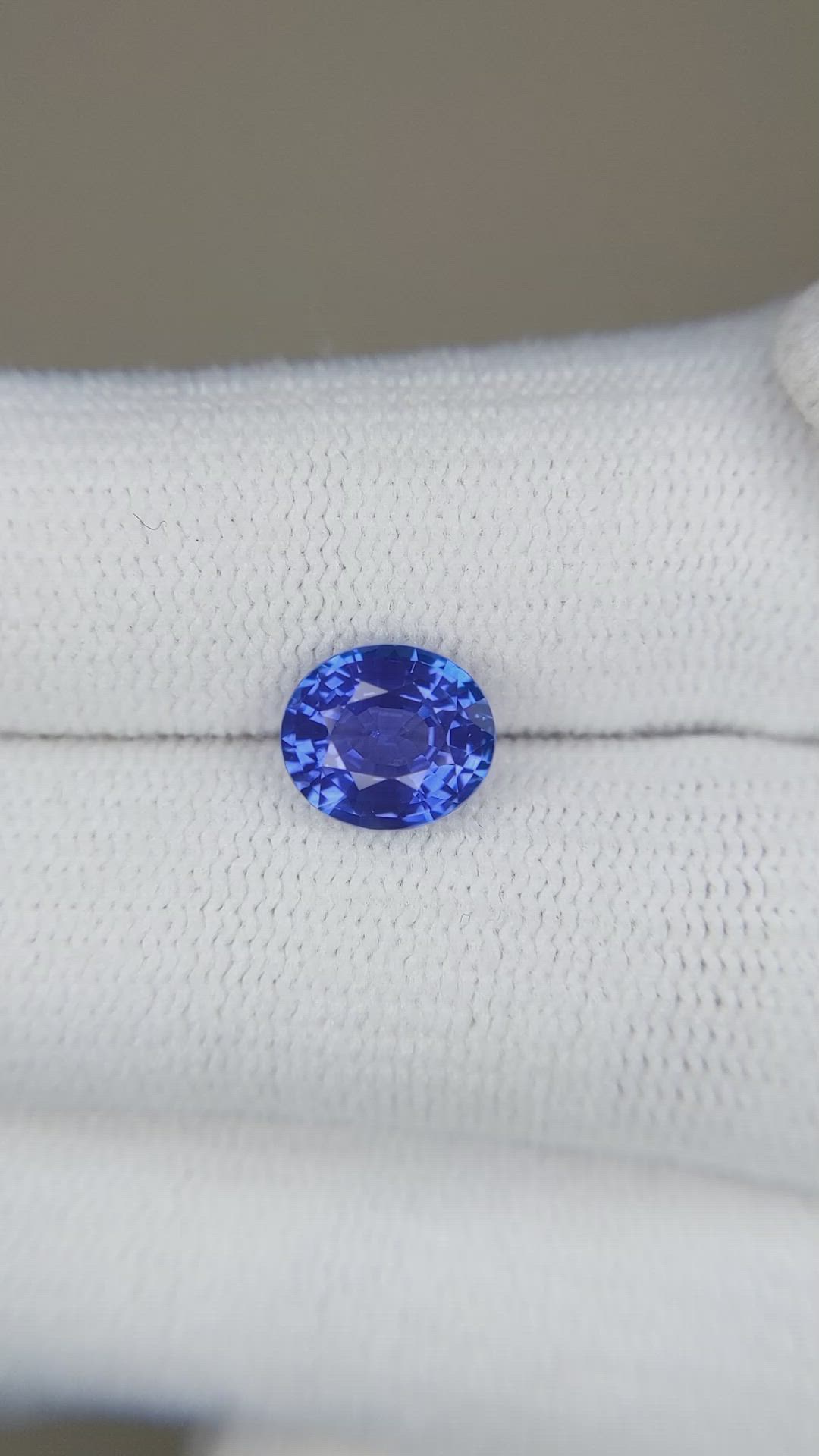 1.72 Ct. Blue Sapphire from Ceylon (Sri Lanka) Size Video