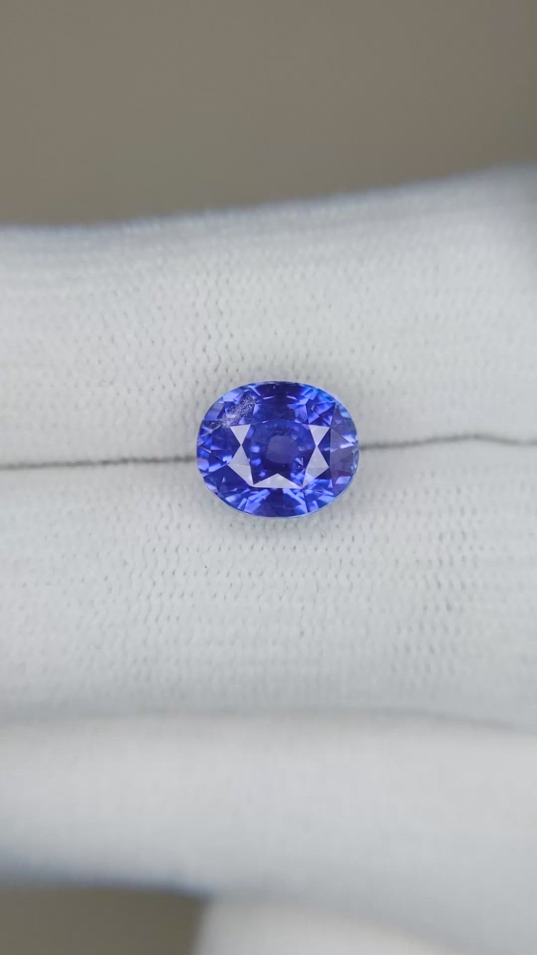 4.02 Ct. Blue Sapphire from Ceylon (Sri Lanka) Size Video