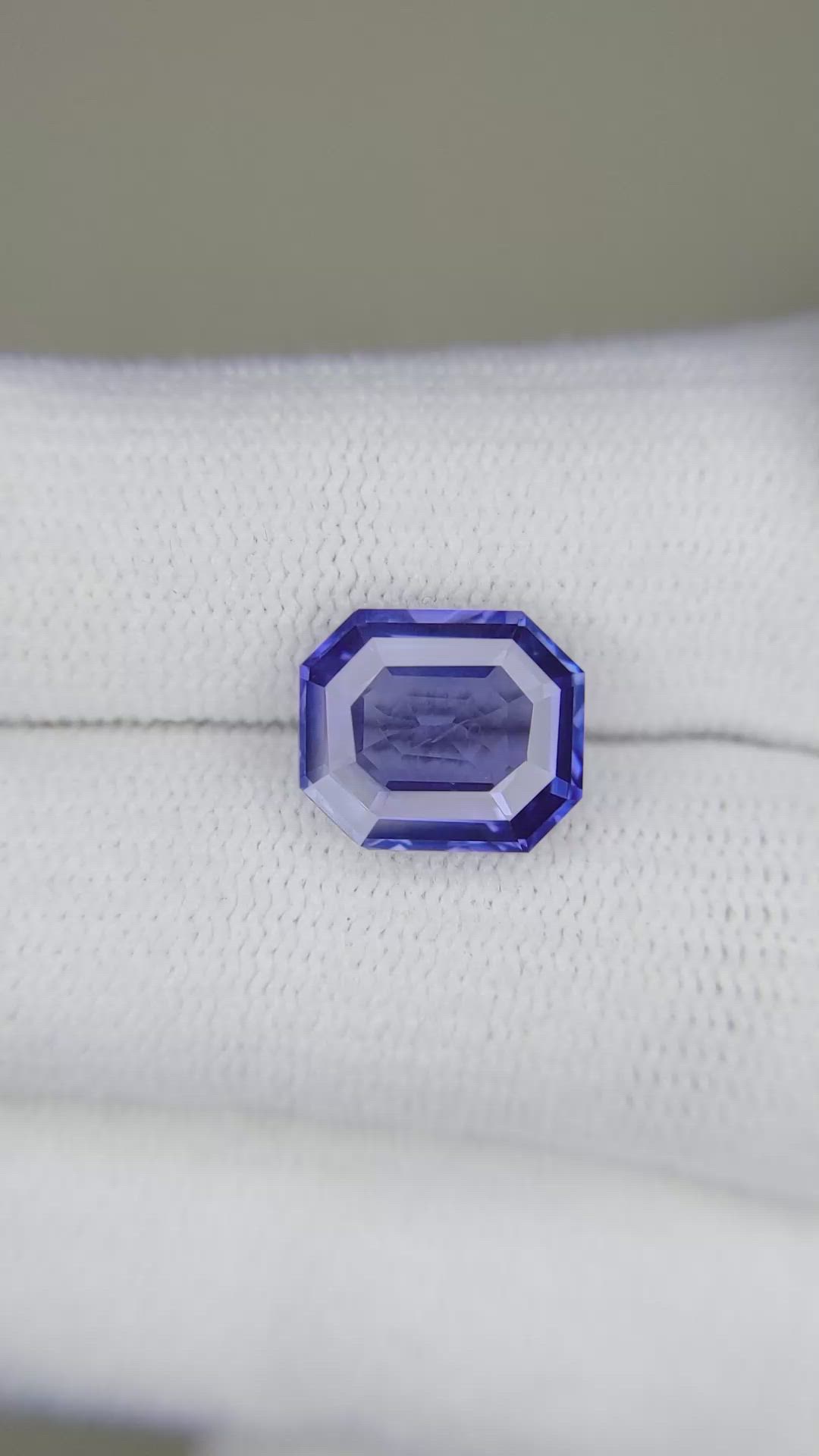 4.06 Ct. Blue Sapphire from Ceylon (Sri Lanka) Size Video
