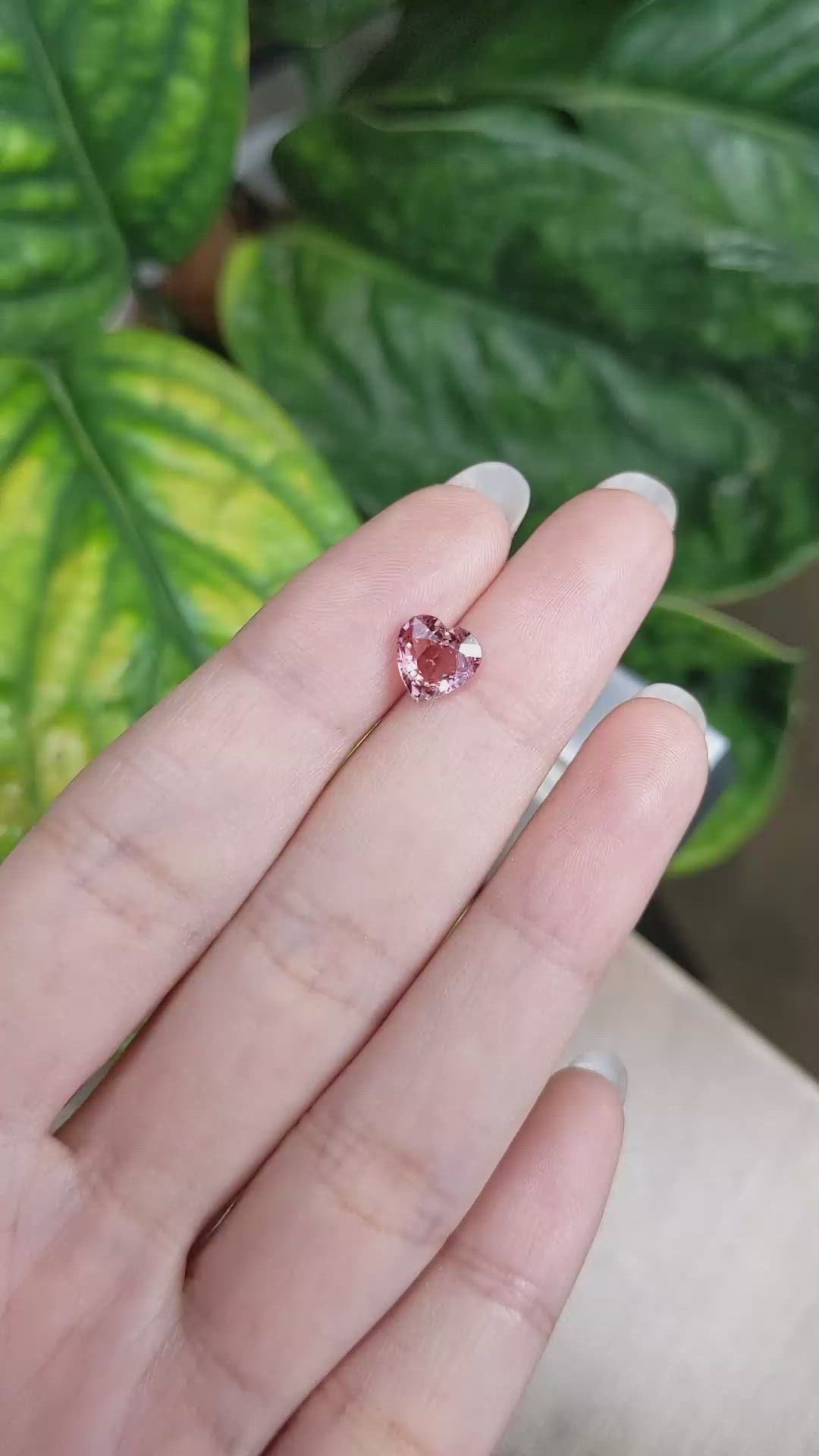 1.55 Ct. Padparadscha Sapphire from Ceylon (Sri Lanka) Size Video