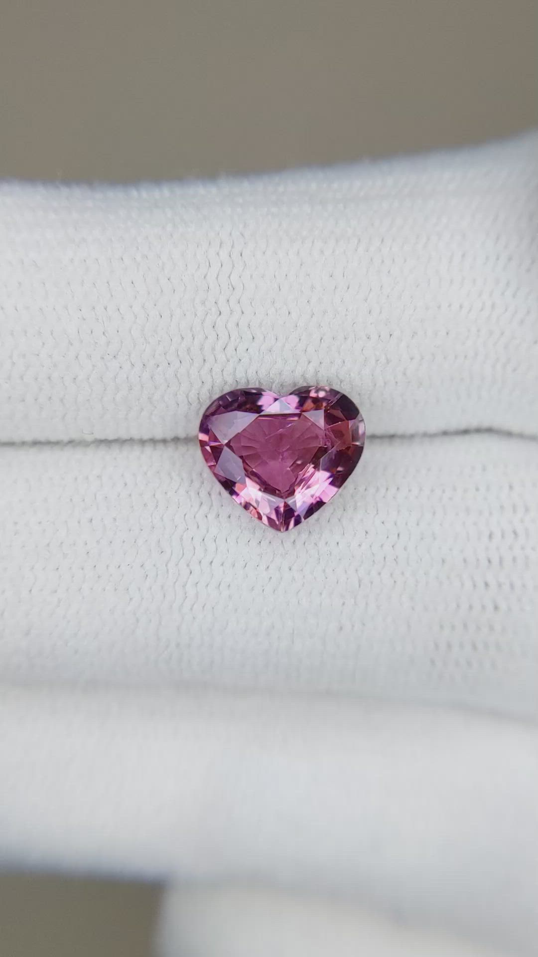 2.33 Ct. Reddish Pink Sapphire from Ceylon (Sri Lanka) Size Video