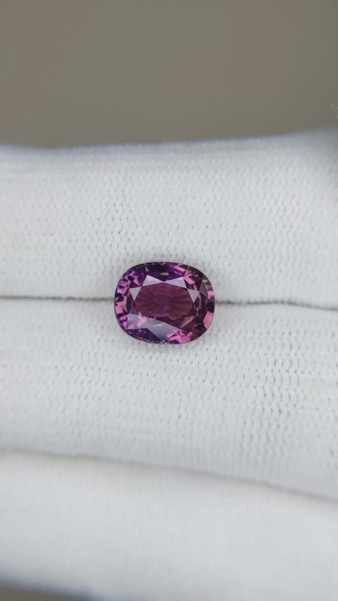 2.68 Ct. Purplish Pink Sapphire from Ceylon (Sri Lanka) Size Video