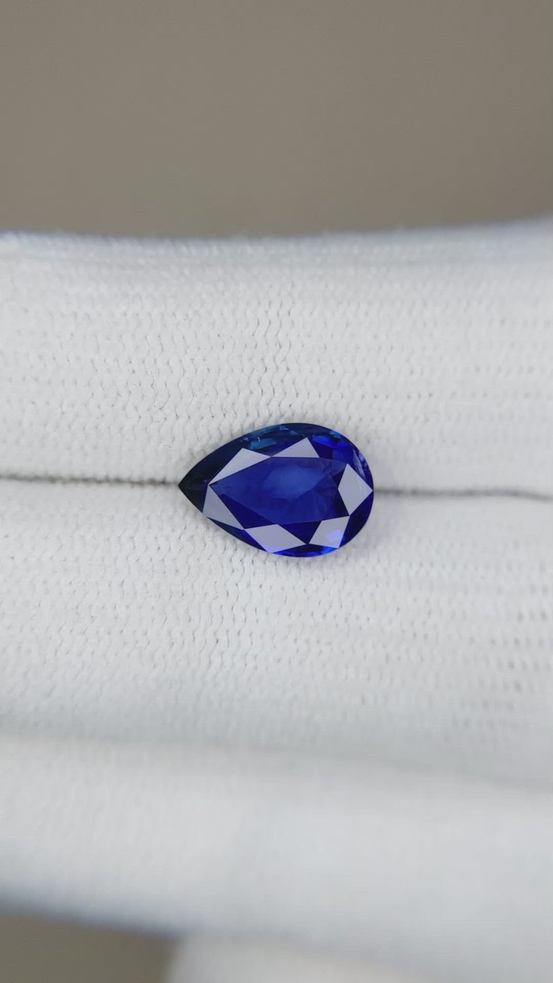 2.17 Ct. Blue Sapphire from Ceylon (Sri Lanka) Size Video