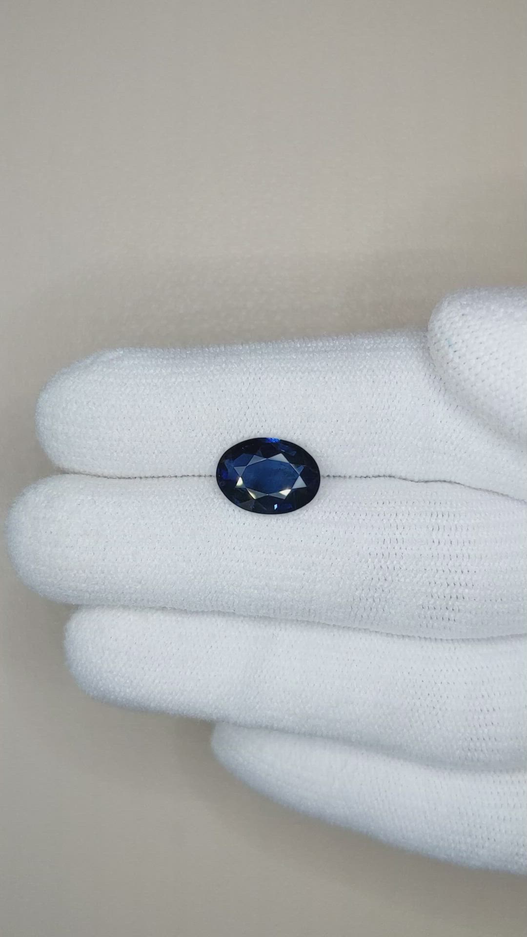 2.87 Ct. Blue Sapphire from Ceylon (Sri Lanka) Size Video