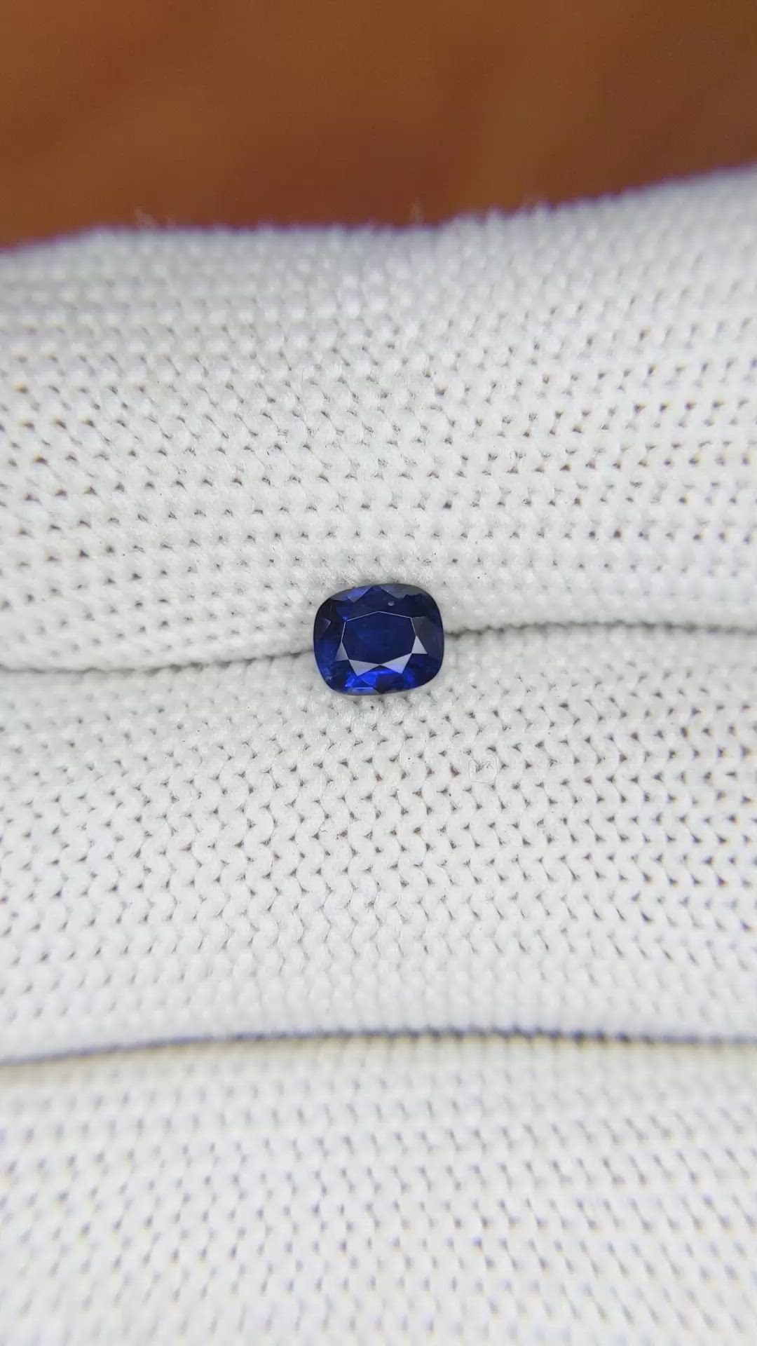 0.55 Ct. Blue Sapphire from Ceylon (Sri Lanka) Size Video