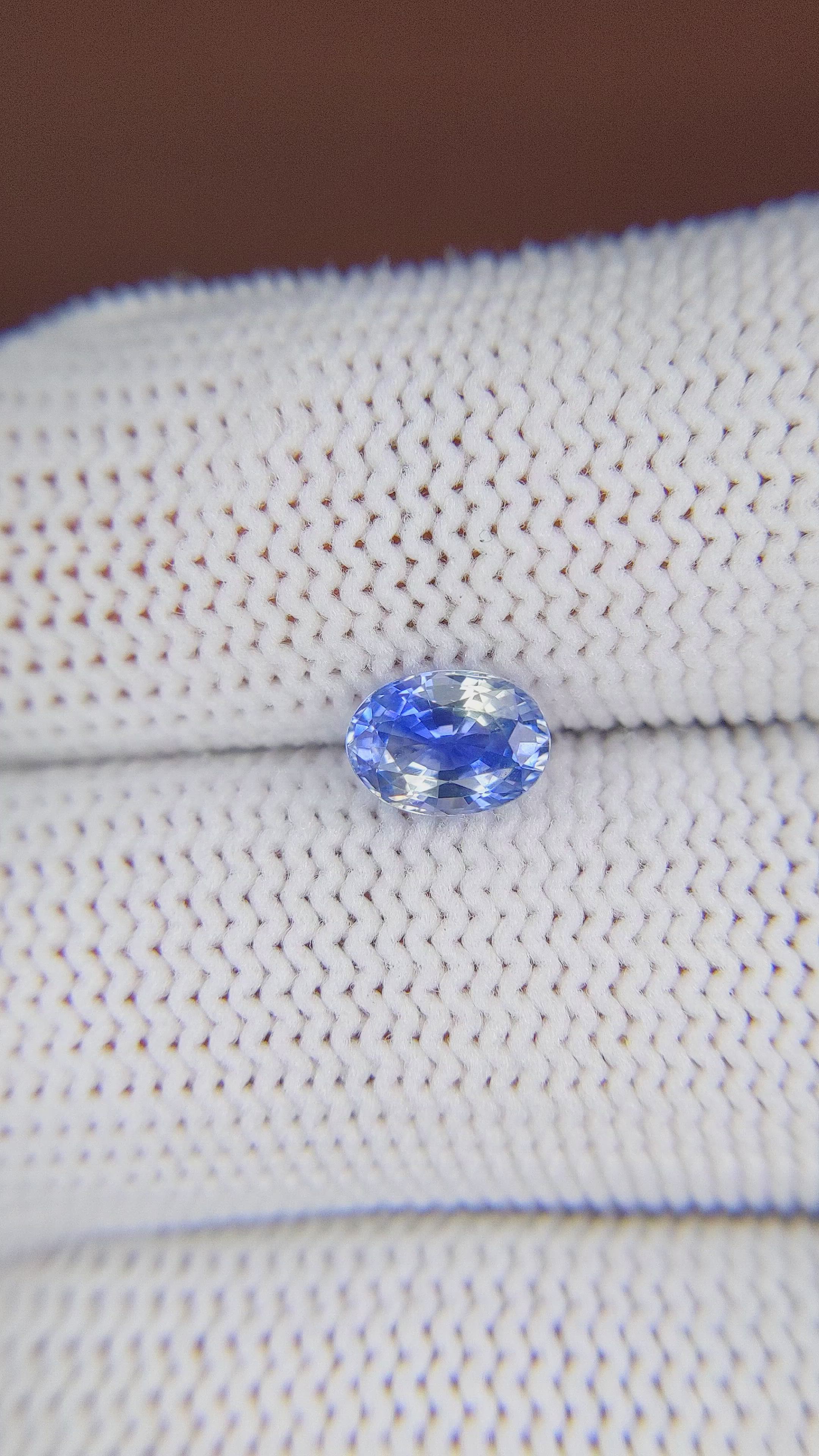 1.06 Ct. Bi Color Sapphire from Ceylon (Sri Lanka) Size Video