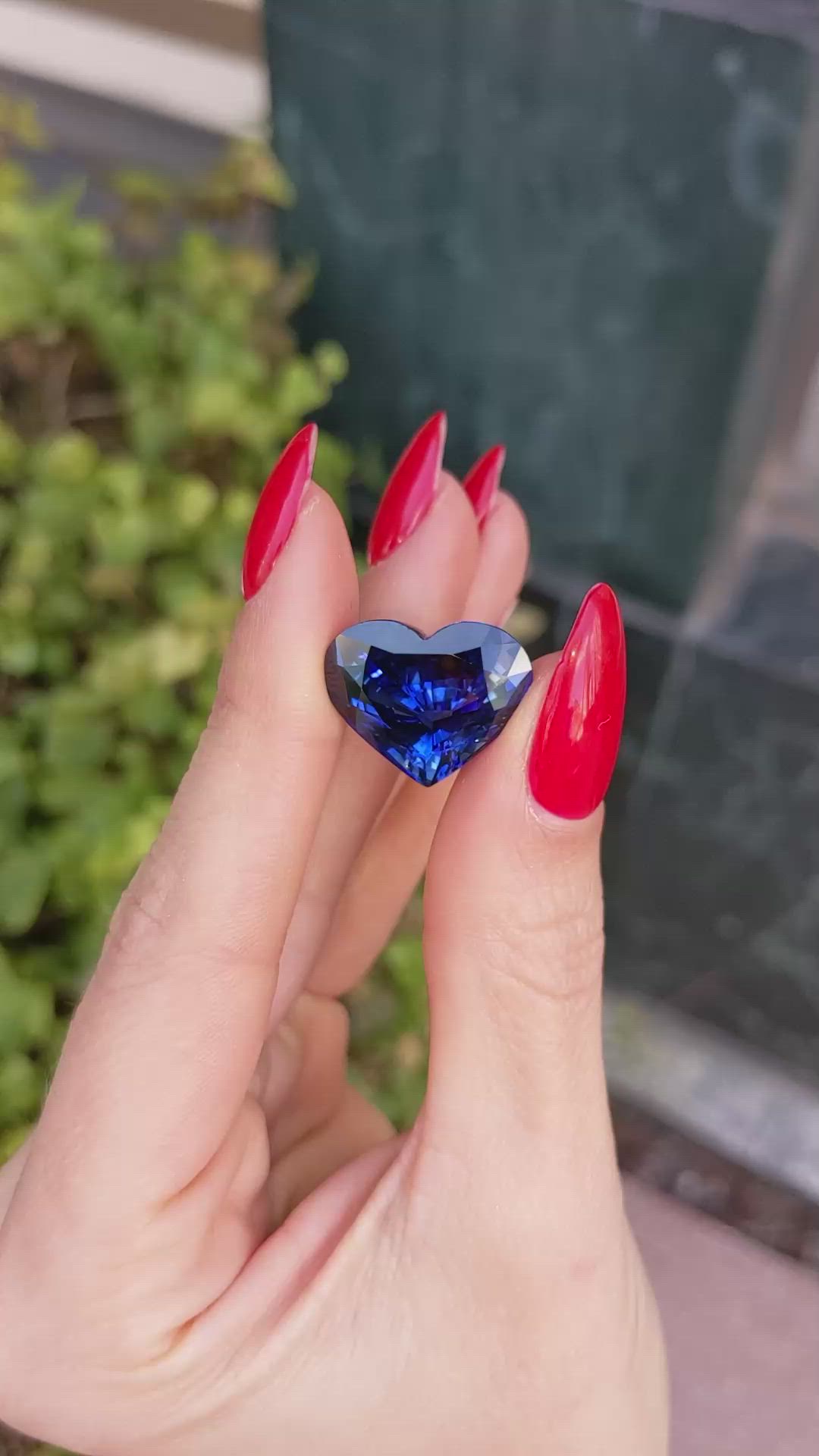 18.49 Ct. Blue Sapphire from Ceylon (Sri Lanka) Size Video