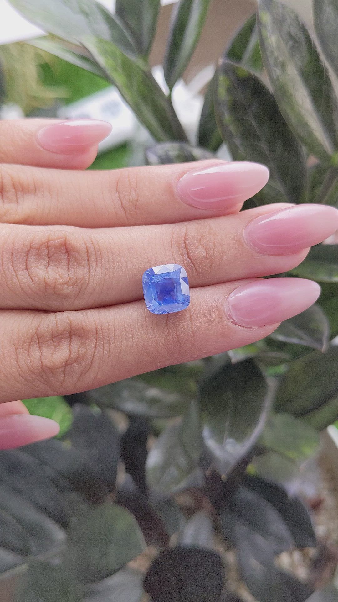 5.50 Ct. Blue Sapphire from Ceylon (Sri Lanka) Size Video