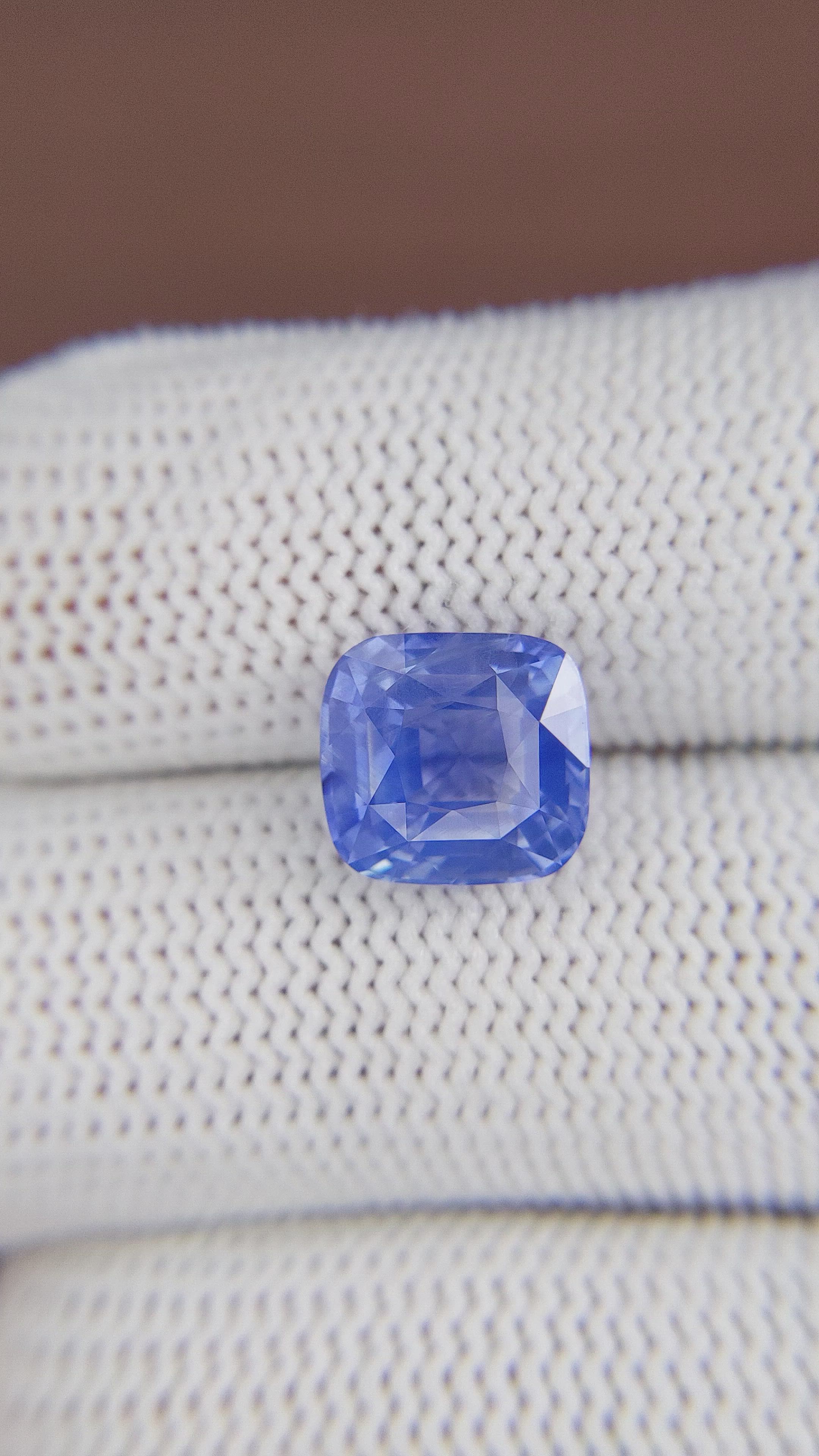 5.50 Ct. Blue Sapphire from Ceylon (Sri Lanka) Size Video