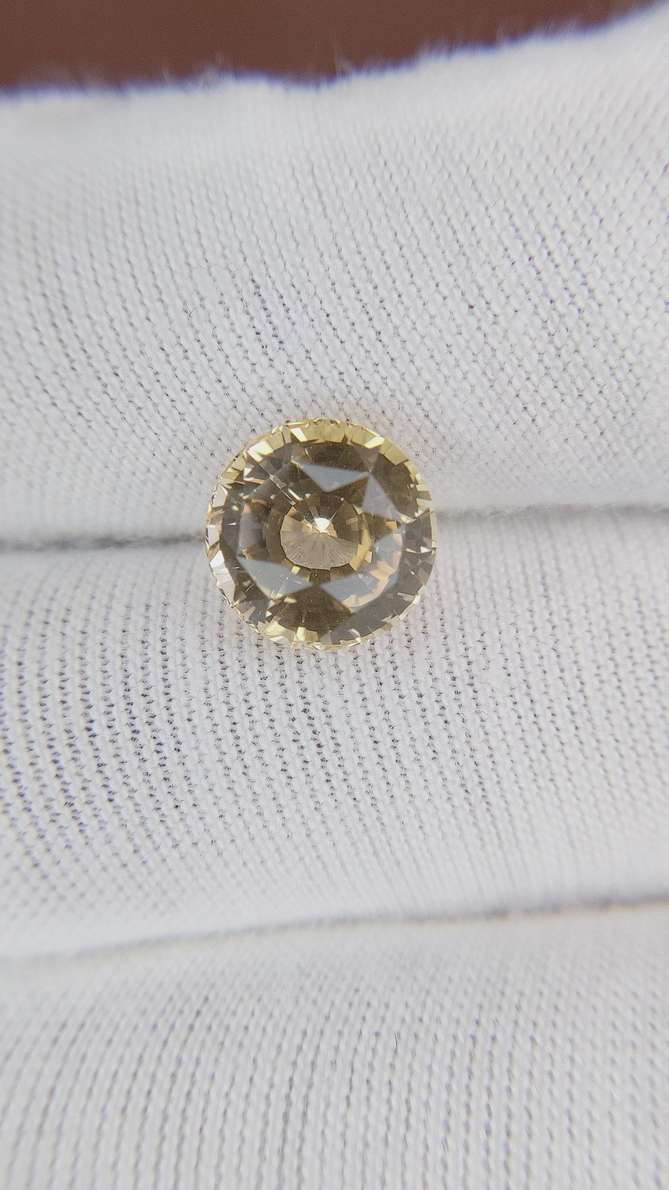 4.53 Ct. Peach Sapphire from Ceylon (Sri Lanka) Size Video