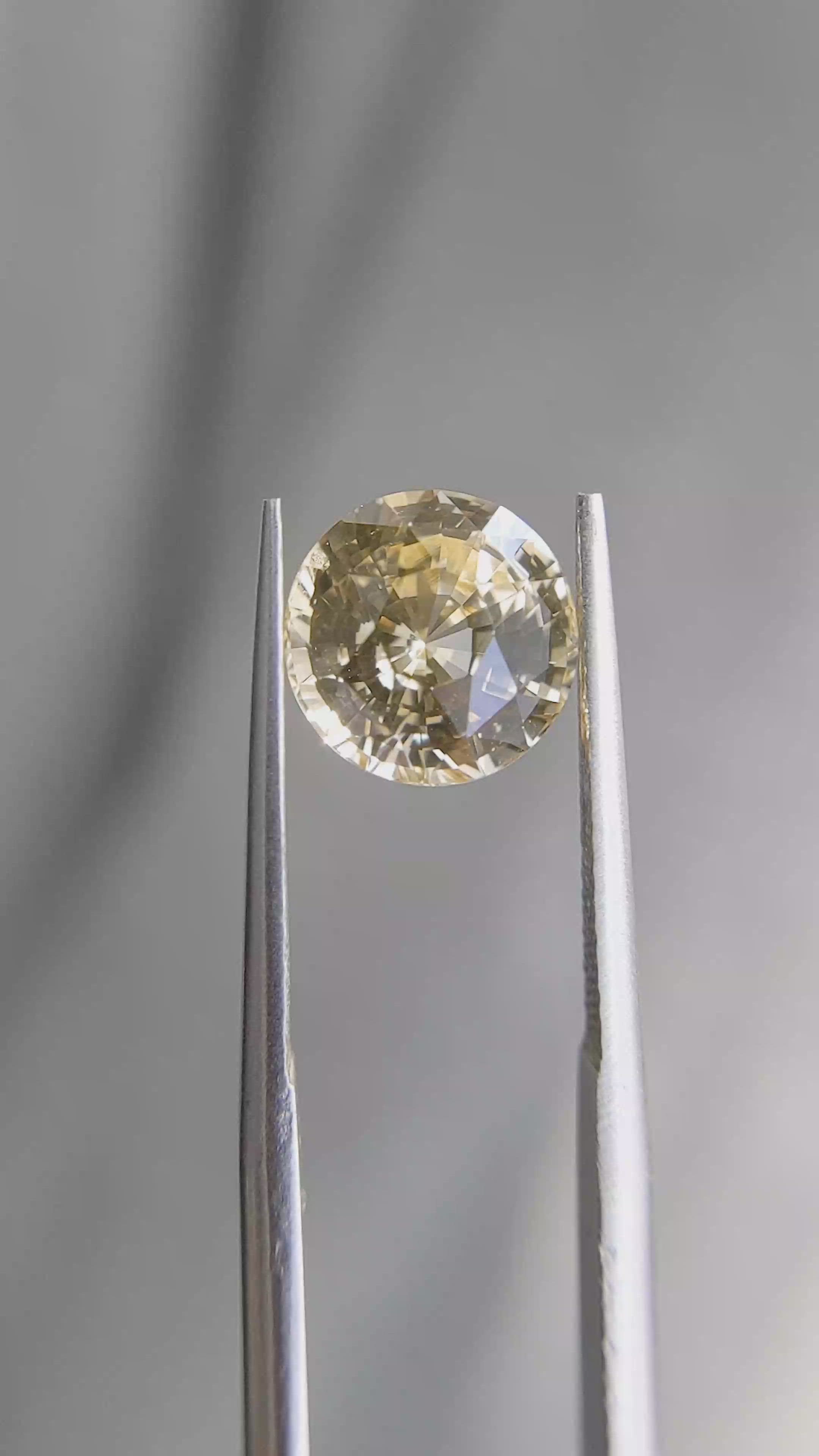 4.53 Ct. Peach Sapphire from Ceylon (Sri Lanka) Size Video