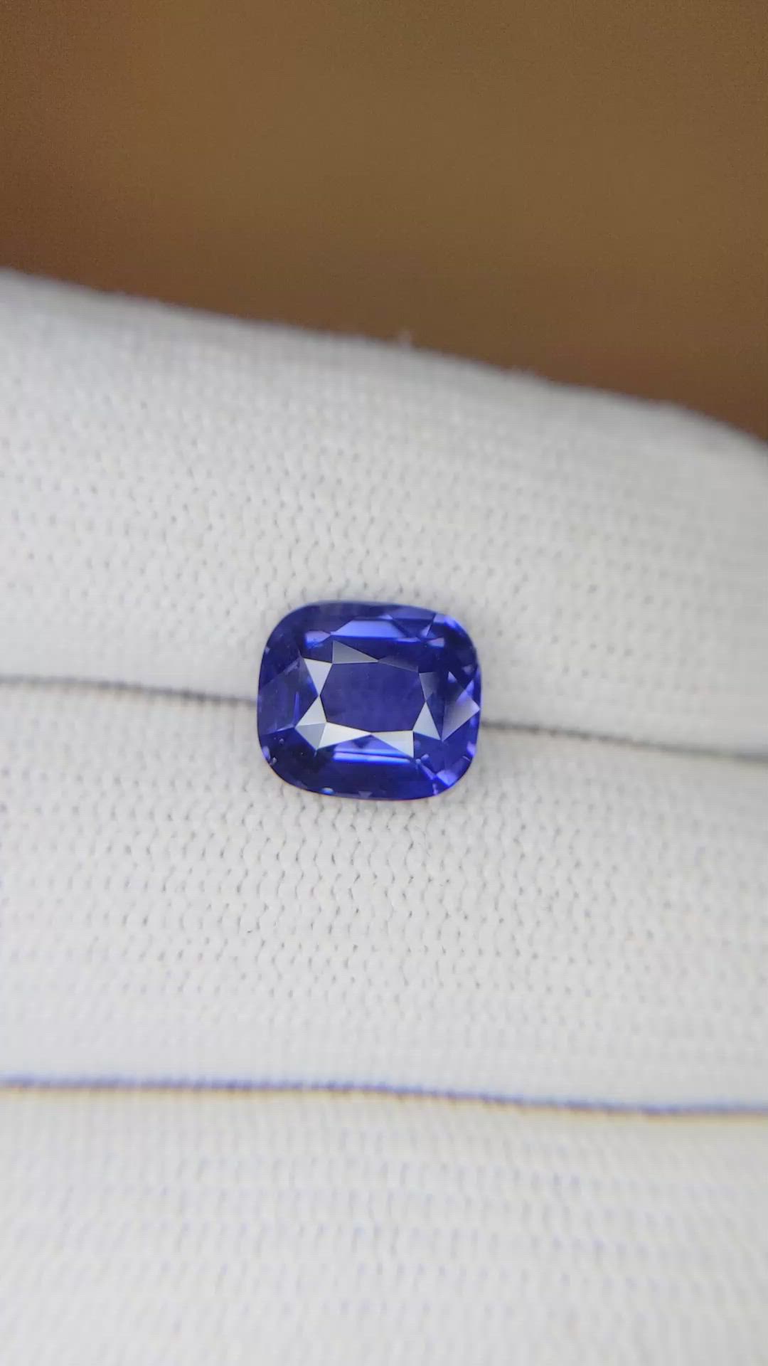3.55 Ct. Color Change Sapphire from Ceylon (Sri Lanka) Size Video