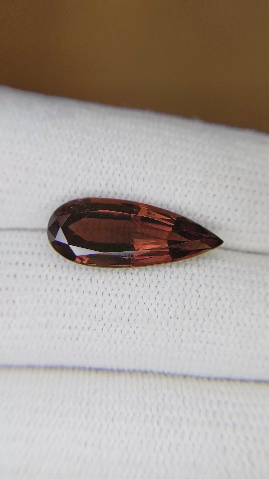 7.01 Ct. Brown Sapphire from Ceylon (Sri Lanka) Size Video