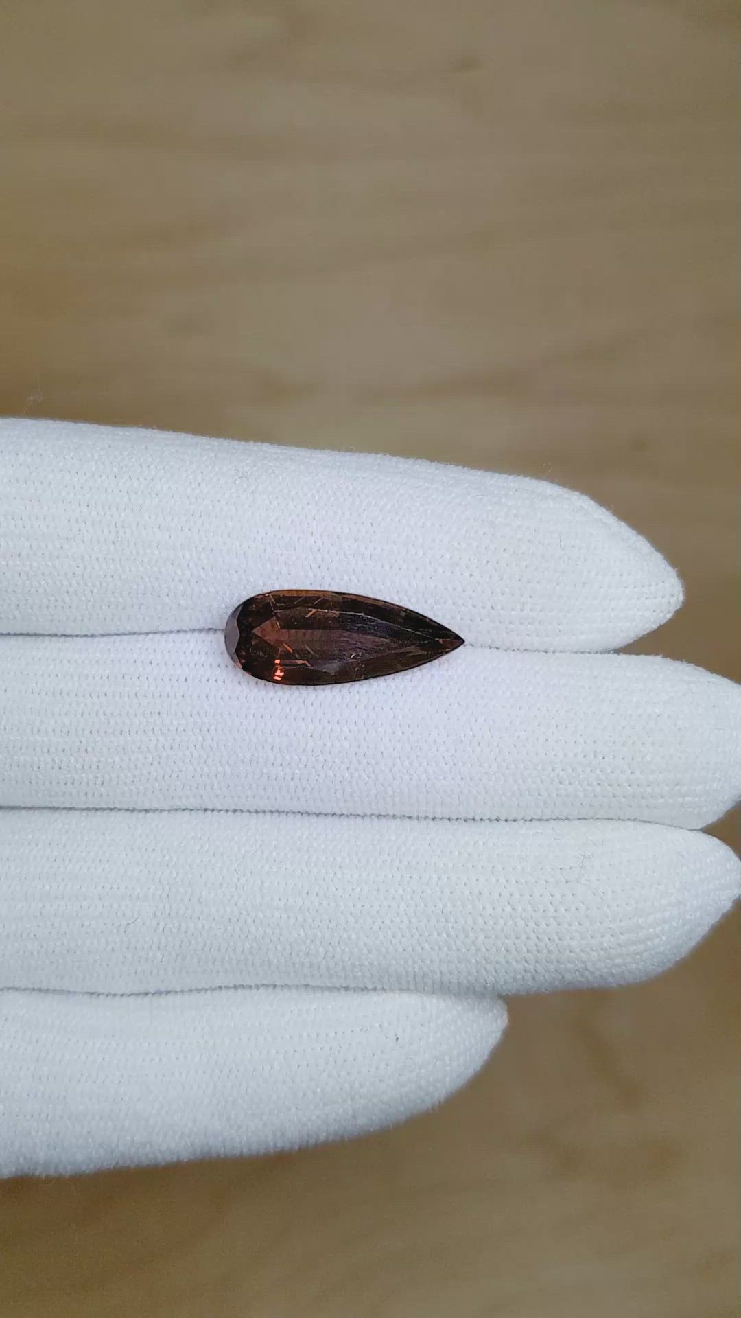 7.01 Ct. Brown Sapphire from Ceylon (Sri Lanka) Size Video