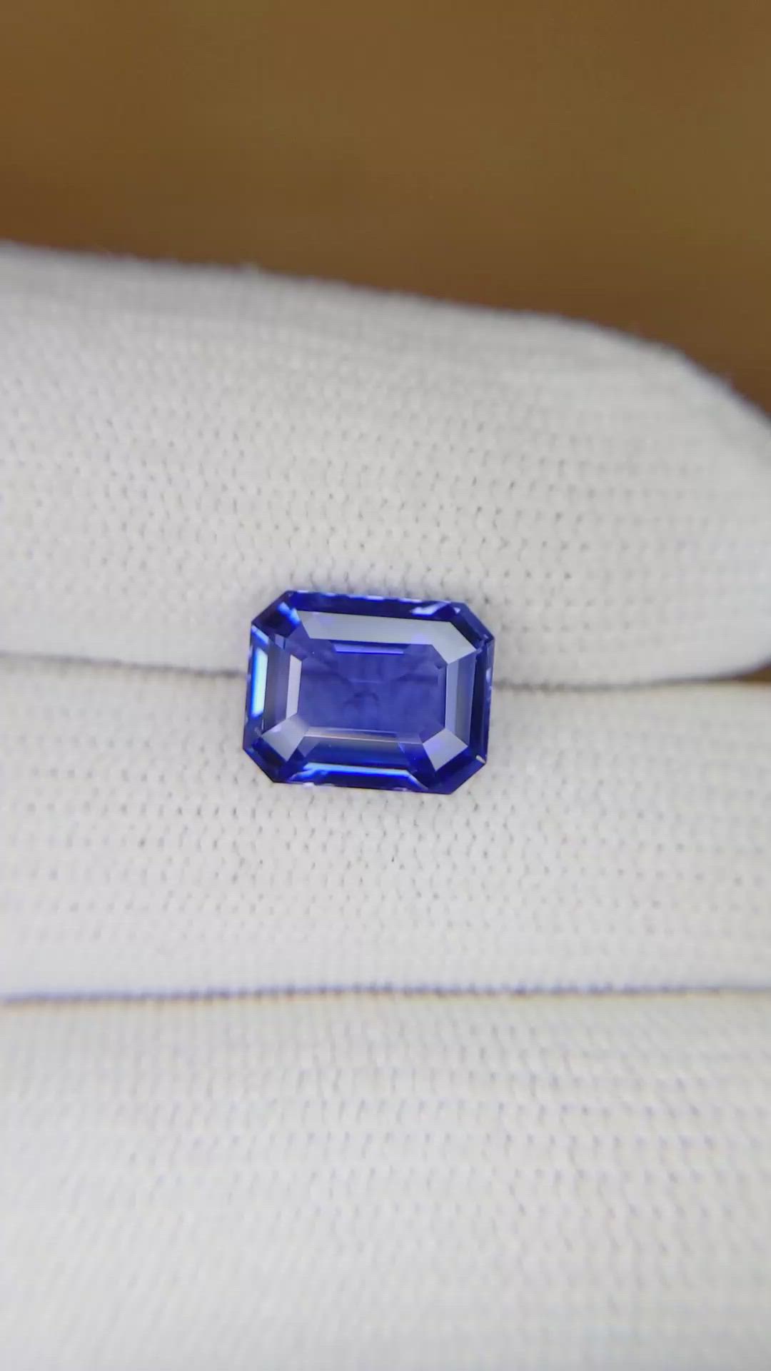 3.59 Ct. Blue Sapphire from Ceylon (Sri Lanka) Size Video