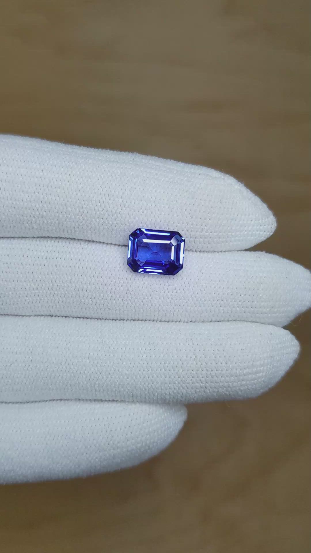3.59 Ct. Blue Sapphire from Ceylon (Sri Lanka) Size Video