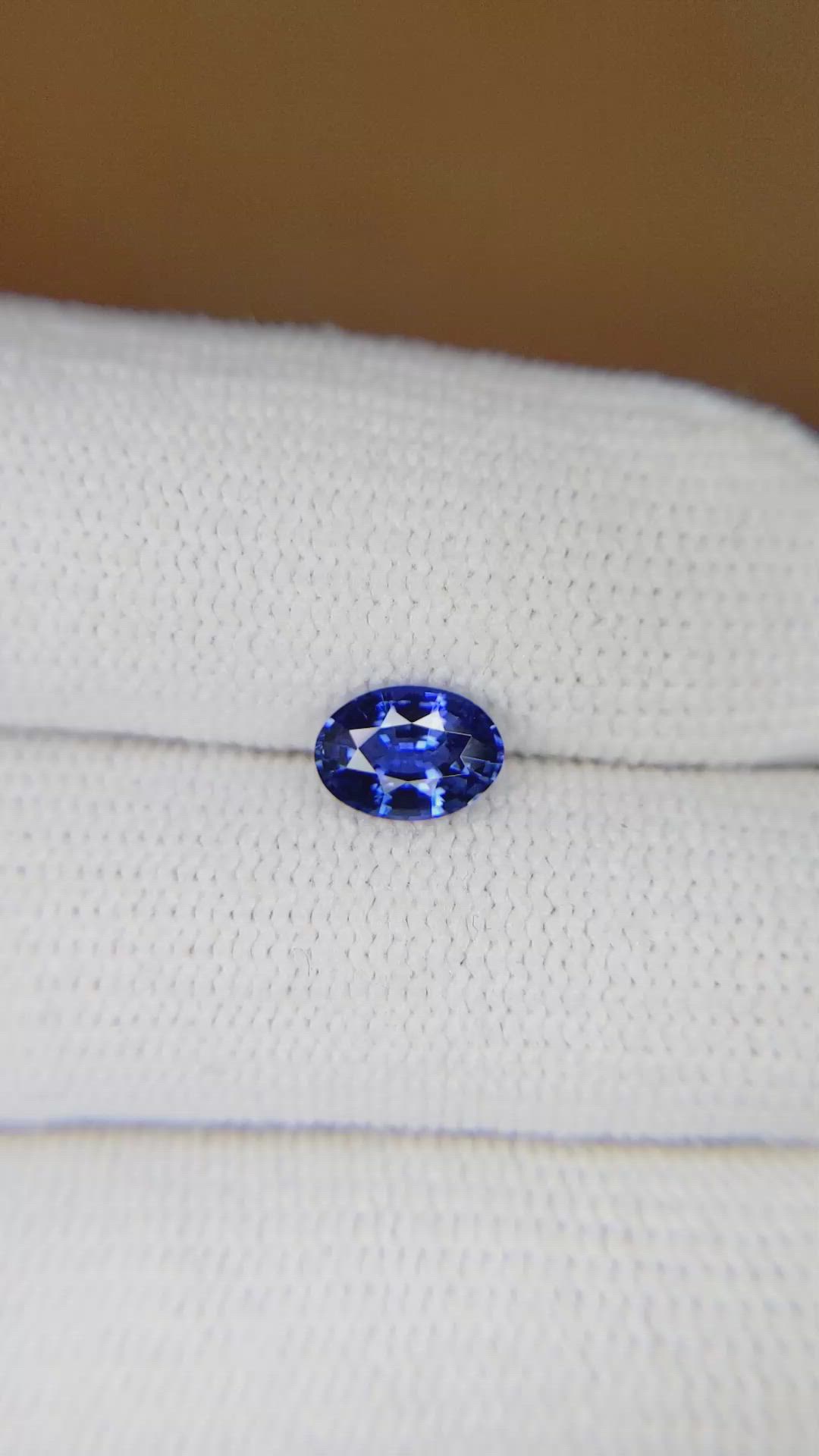 0.94 Ct. Blue Sapphire from Ceylon (Sri Lanka) Size Video