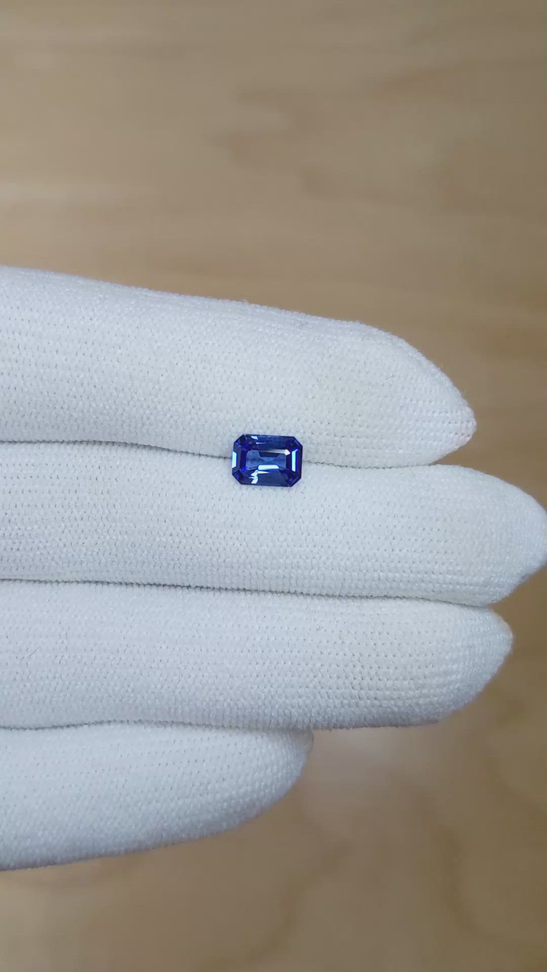 1.05 Ct. Blue Sapphire from Ceylon (Sri Lanka) Size Video