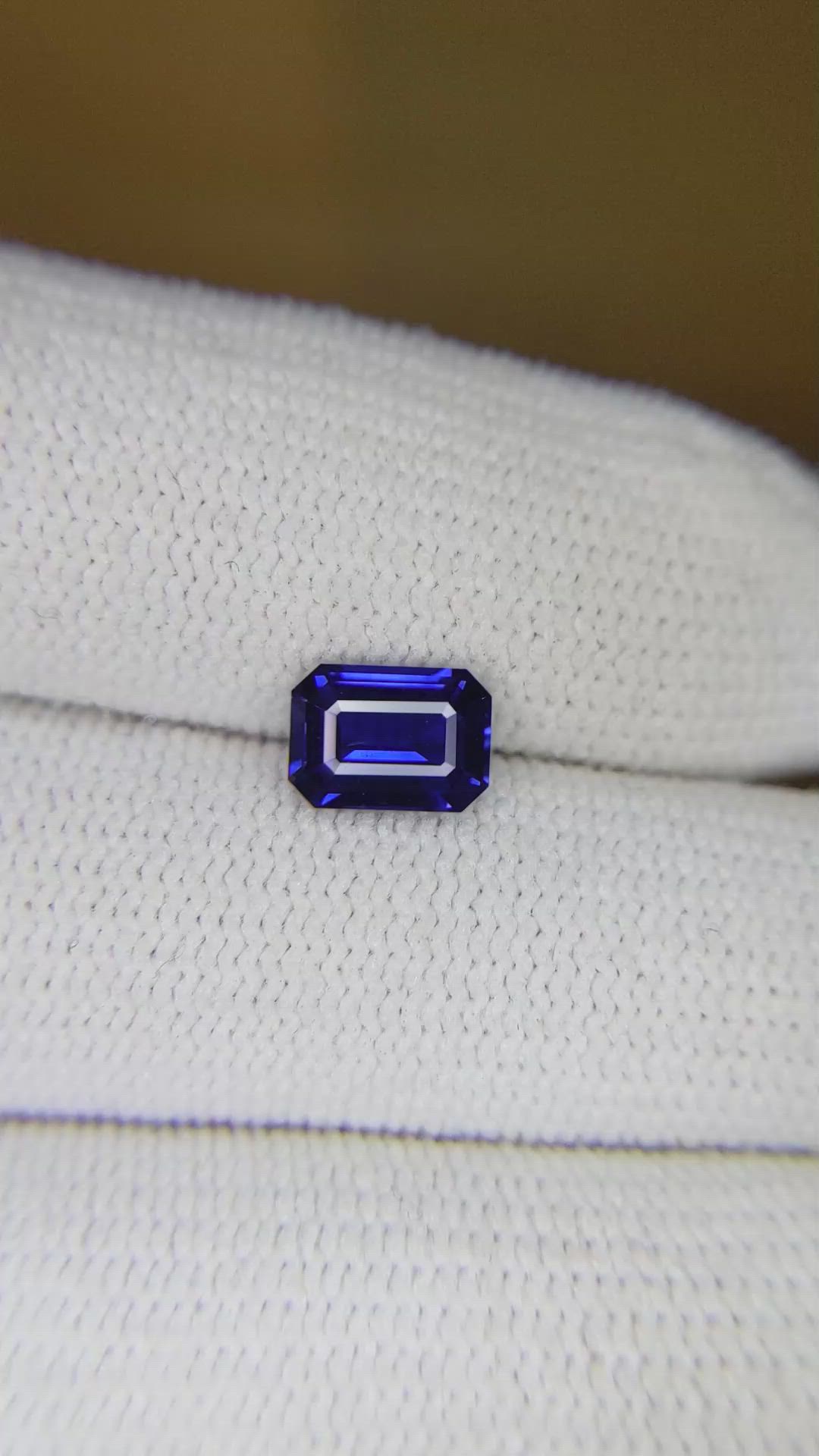 1.39 Ct. Blue Sapphire from Ceylon (Sri Lanka) Size Video