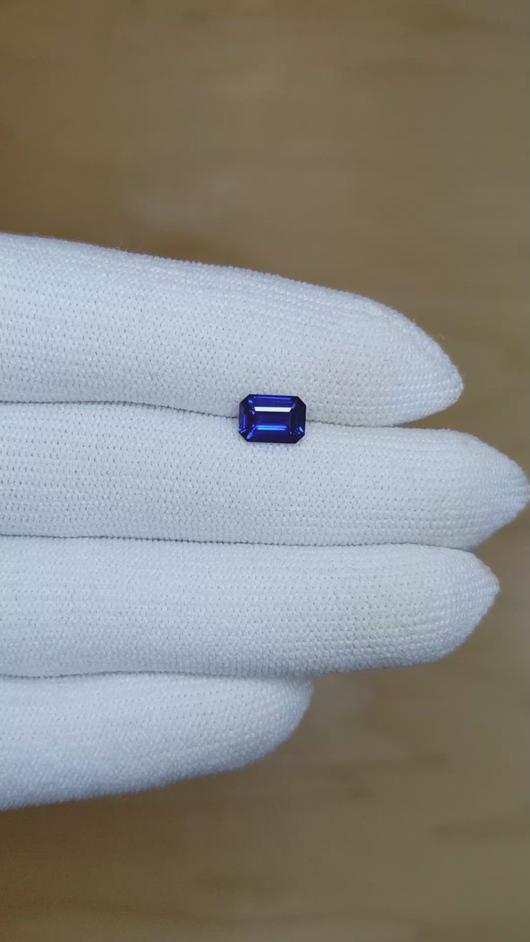 1.39 Ct. Blue Sapphire from Ceylon (Sri Lanka) Size Video