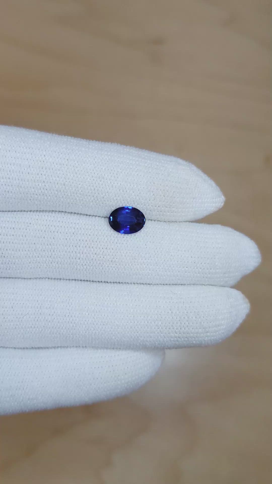 1.43 Ct. Blue Sapphire from Ceylon (Sri Lanka) Size Video