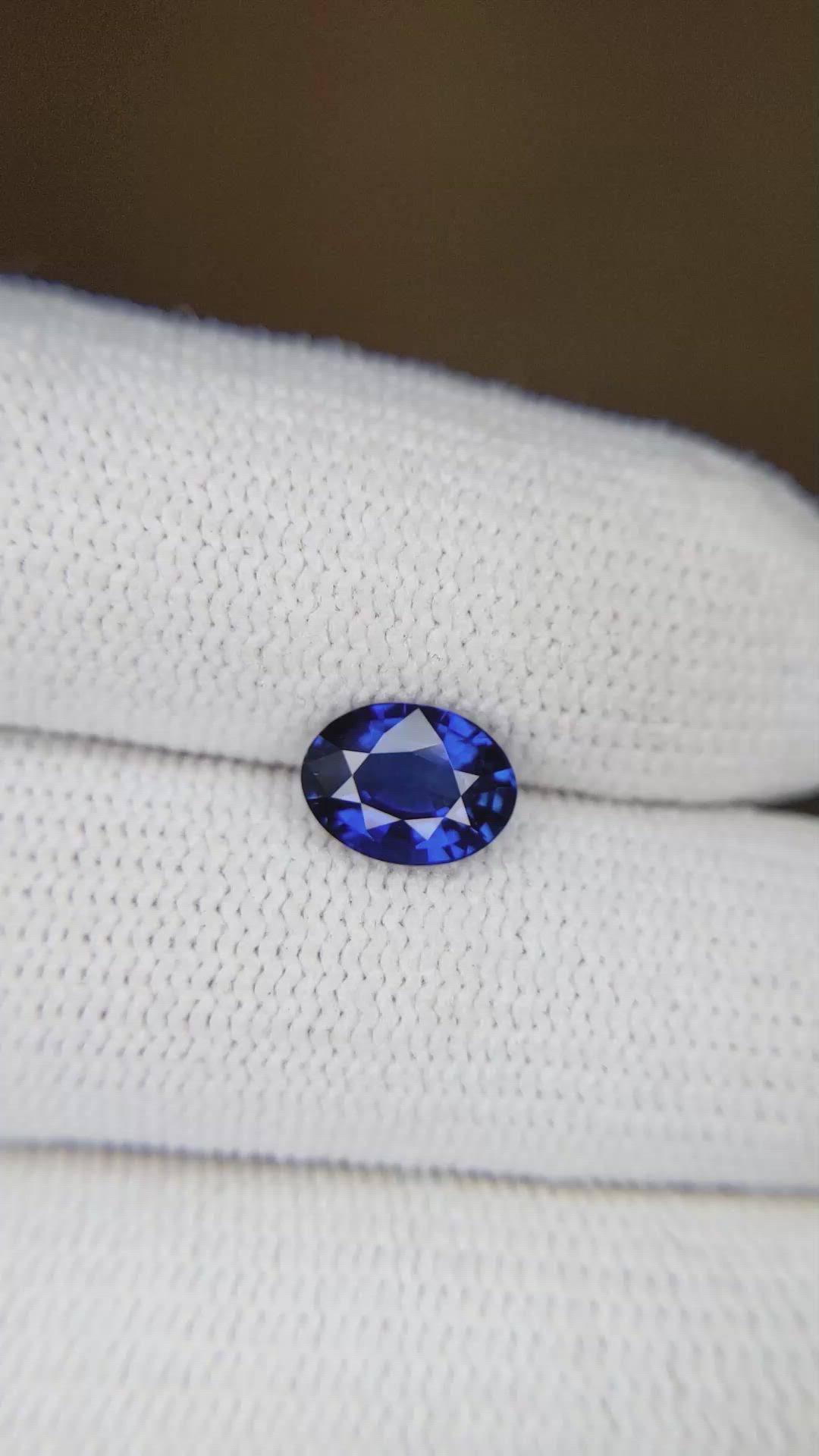 1.43 Ct. Blue Sapphire from Ceylon (Sri Lanka) Size Video