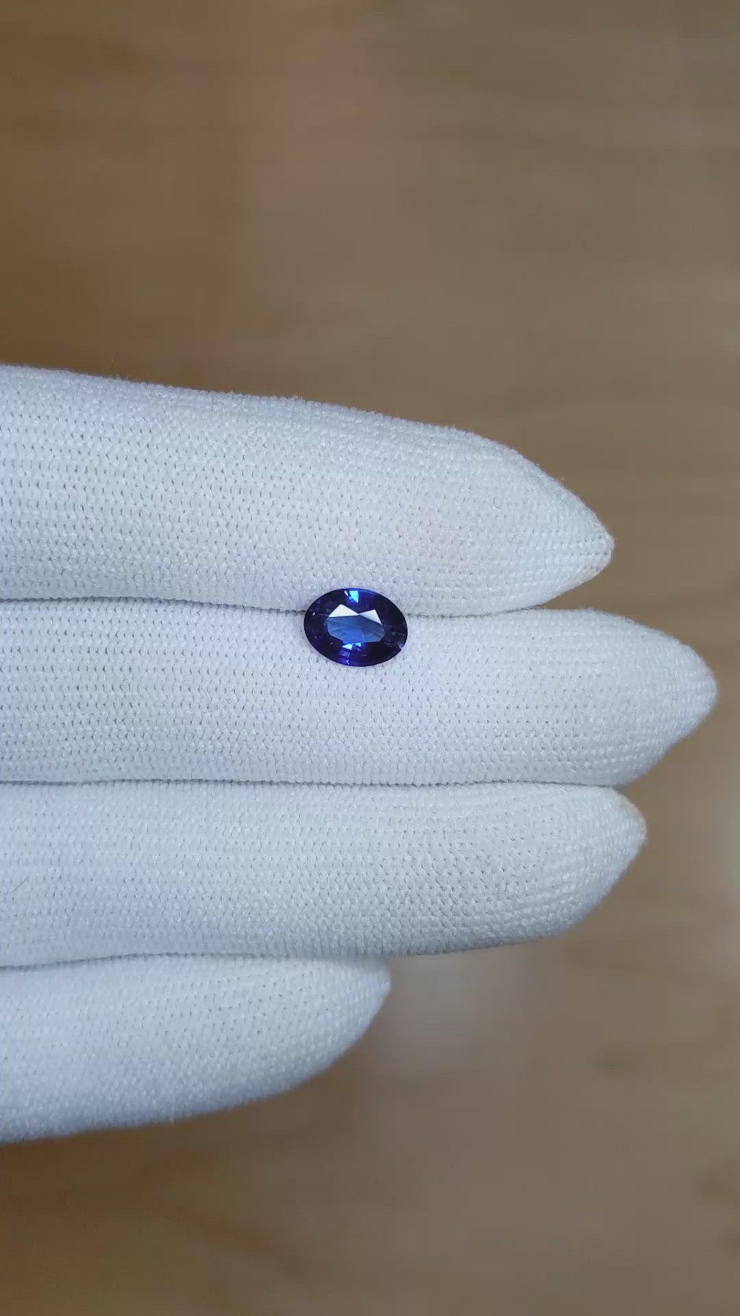 1.35 Ct. Blue Sapphire from Ceylon (Sri Lanka) Size Video