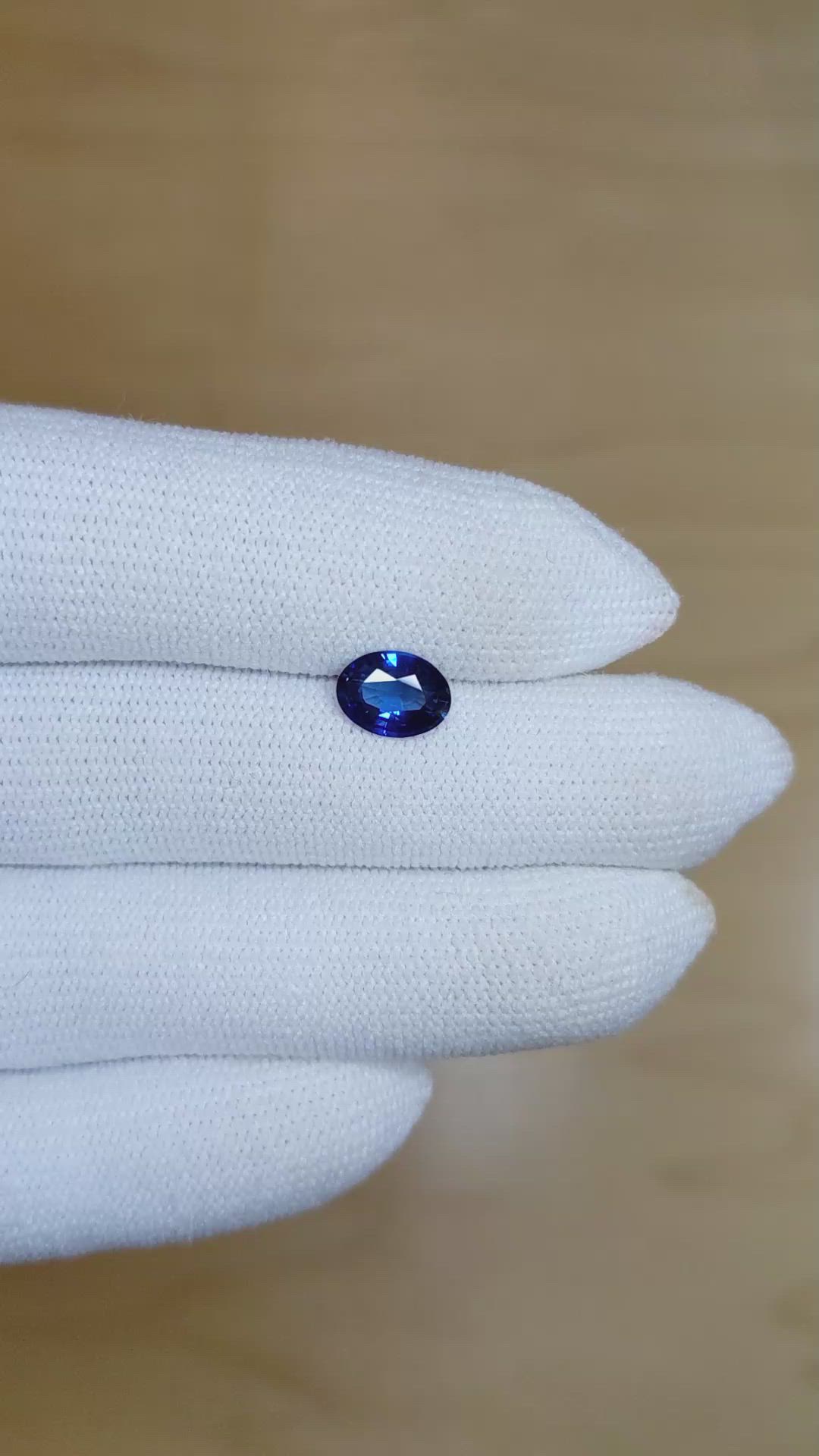 1.35 Ct. Blue Sapphire from Ceylon (Sri Lanka) Size Video