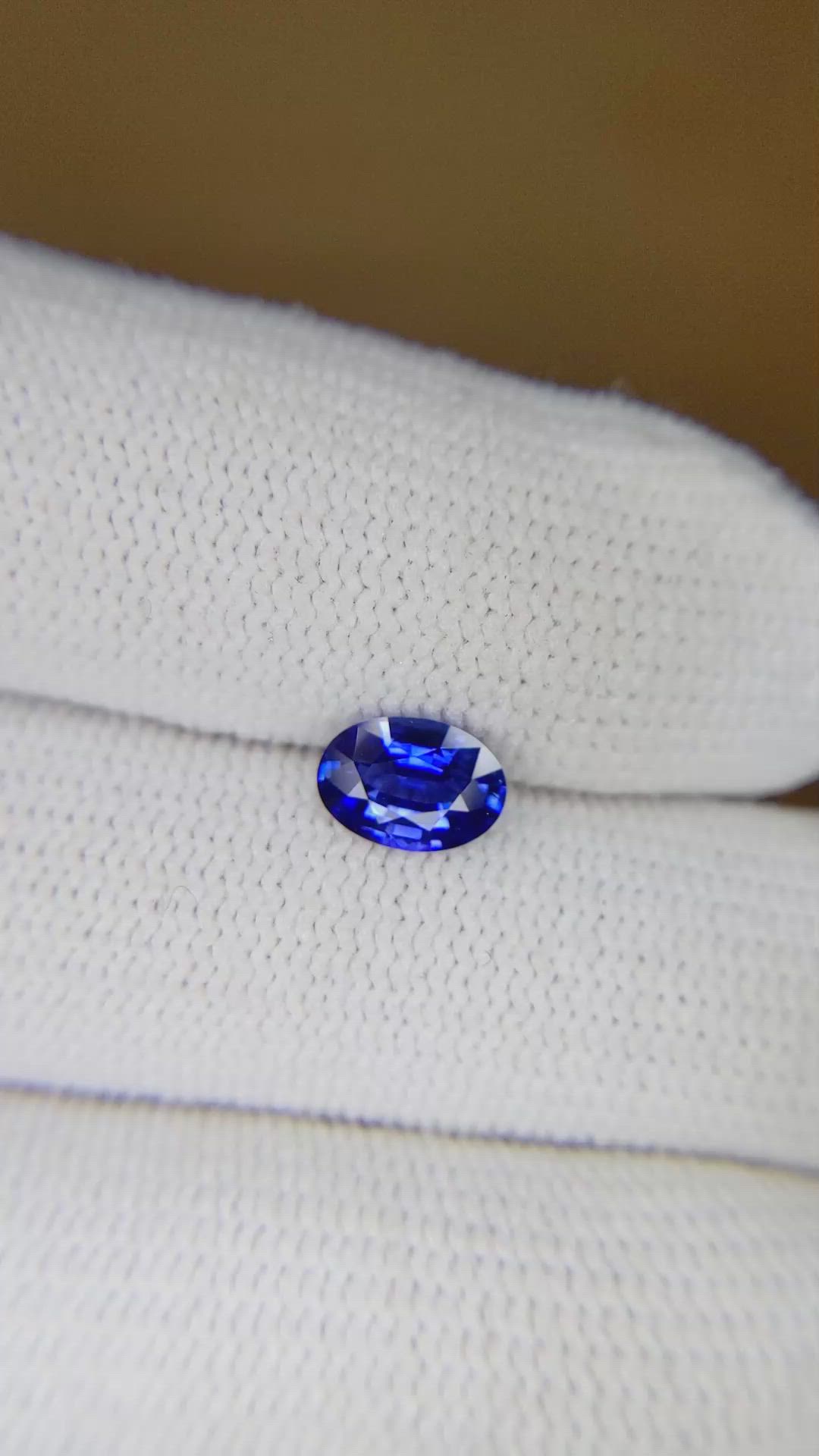 0.77 Ct. Blue Sapphire from Ceylon (Sri Lanka) Size Video