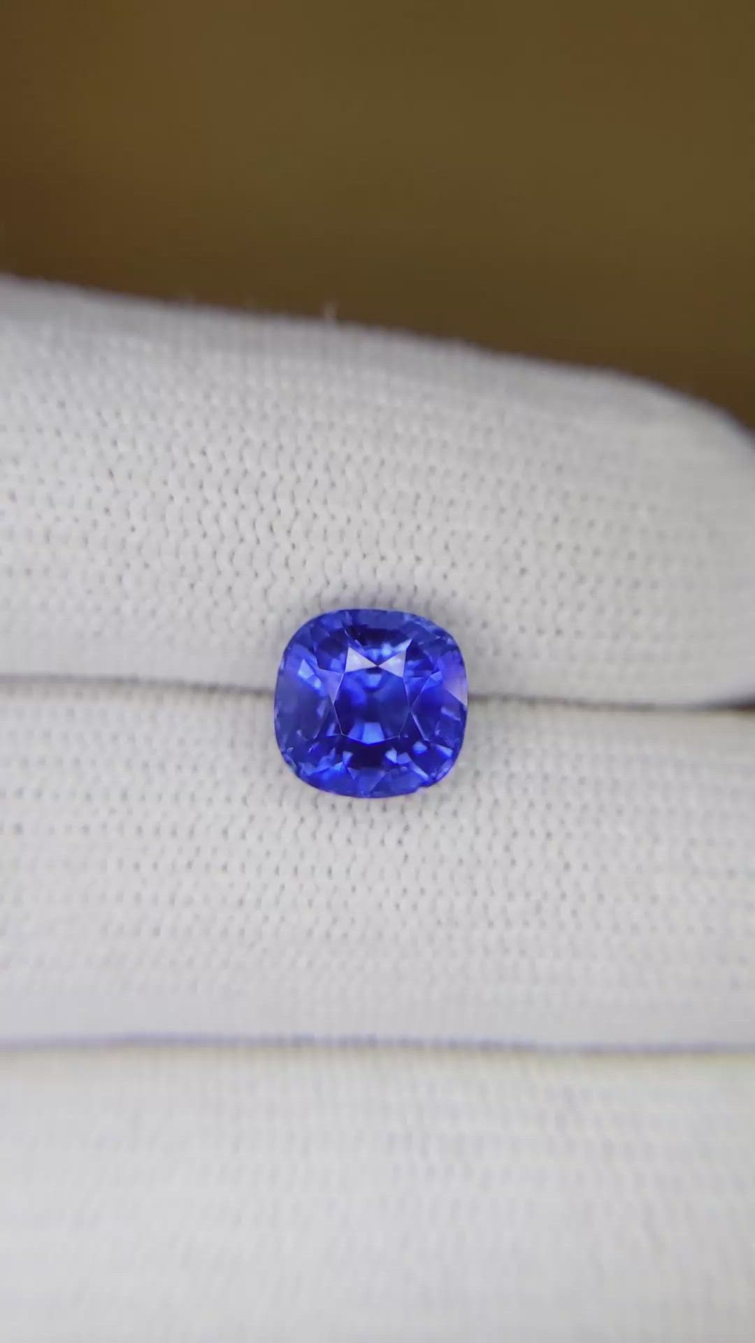 3.09 Ct. Blue Sapphire from Ceylon (Sri Lanka) Size Video