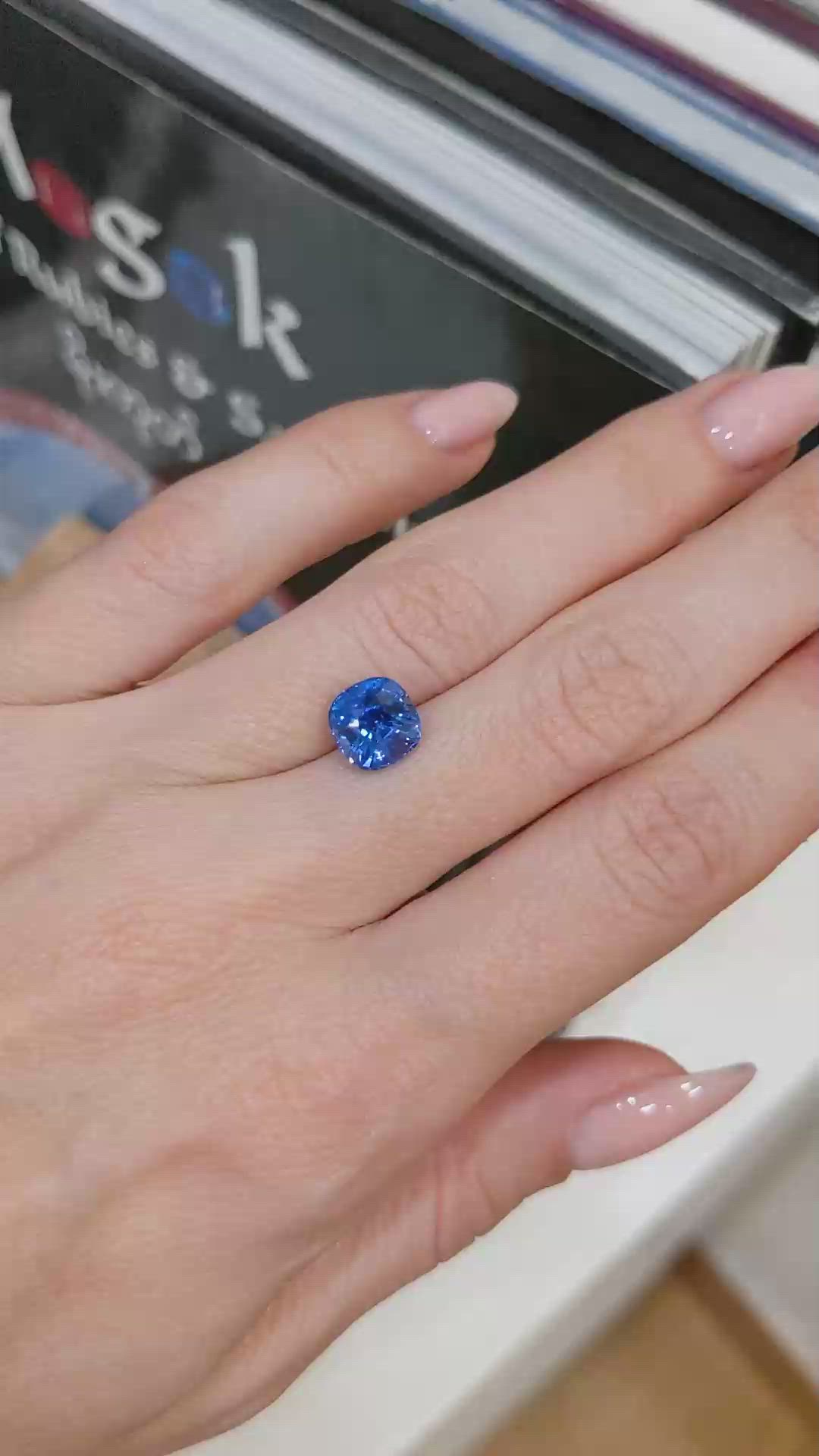 3.09 Ct. Blue Sapphire from Ceylon (Sri Lanka) Size Video