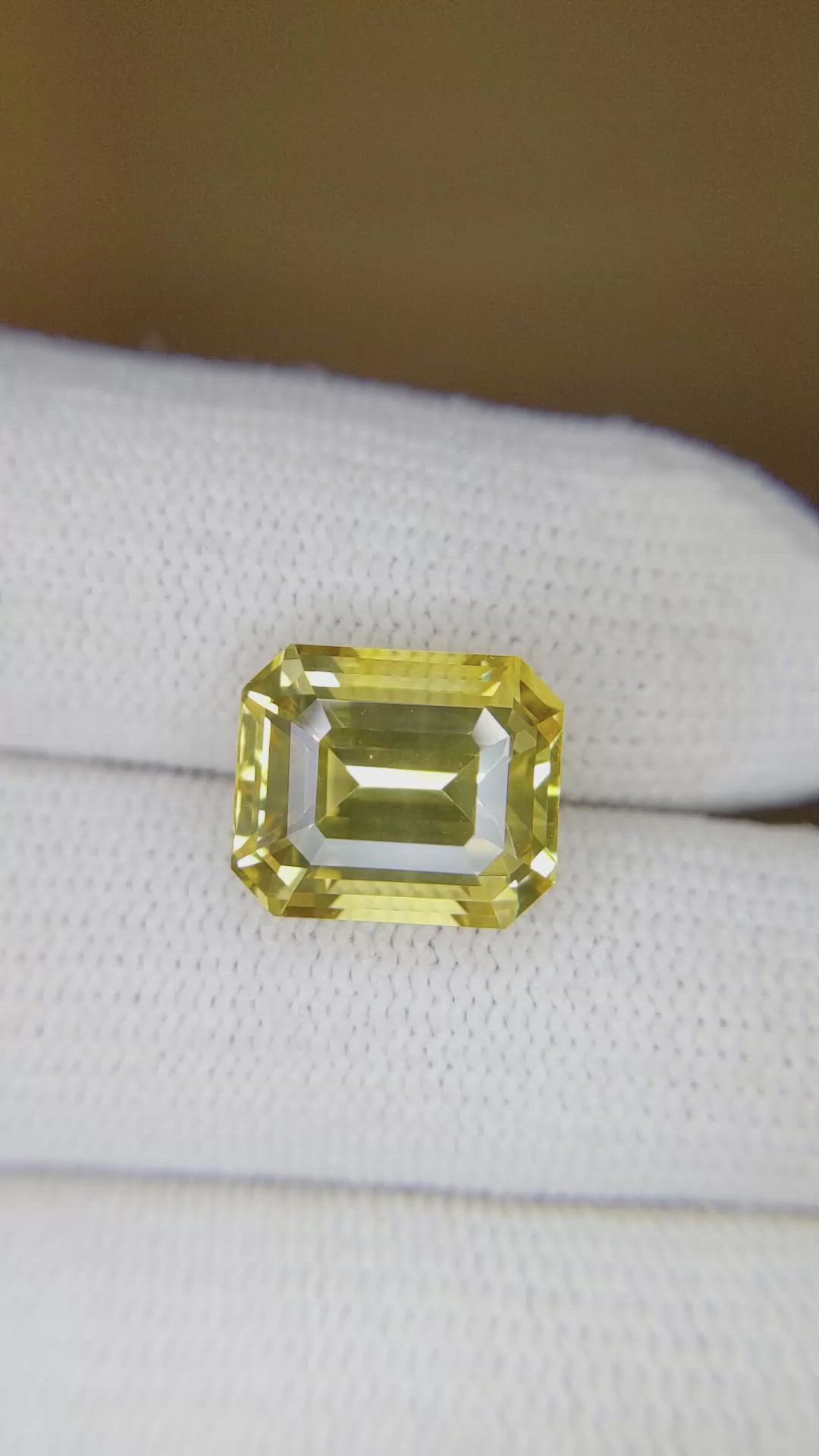 8.49 Ct. Yellow Sapphire from Ceylon (Sri Lanka) Size Video
