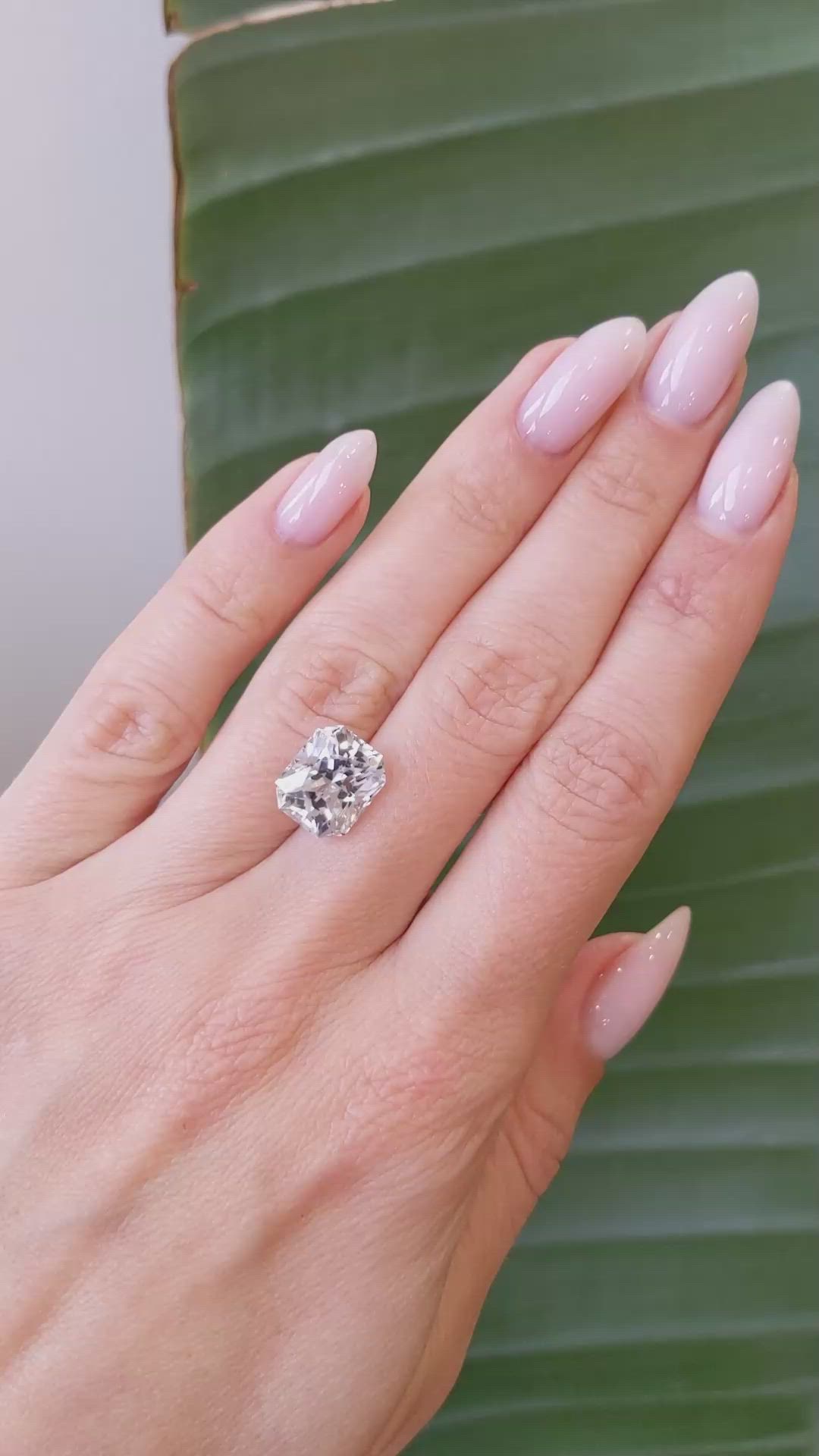 6.81 Ct. White Sapphire from Ceylon (Sri Lanka) Size Video