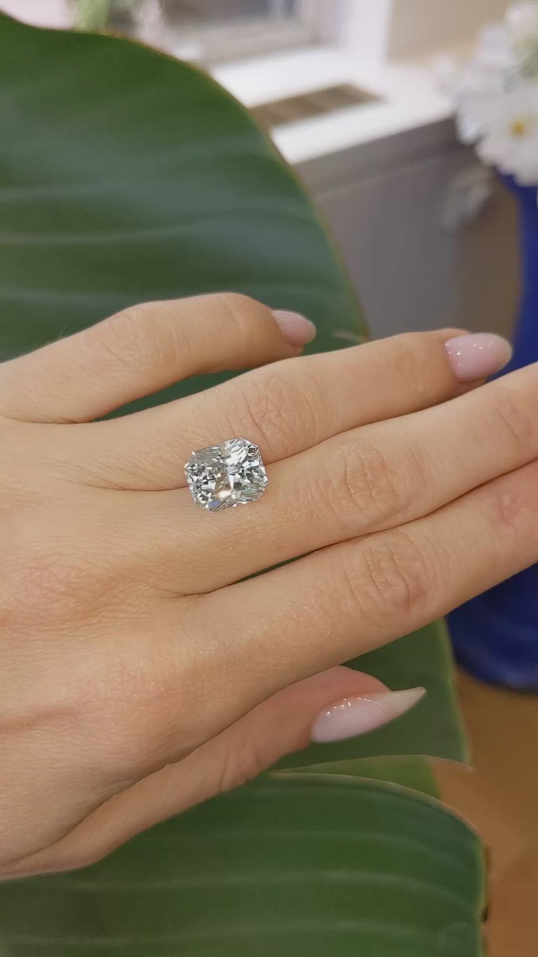 6.81 Ct. White Sapphire from Ceylon (Sri Lanka) Size Video