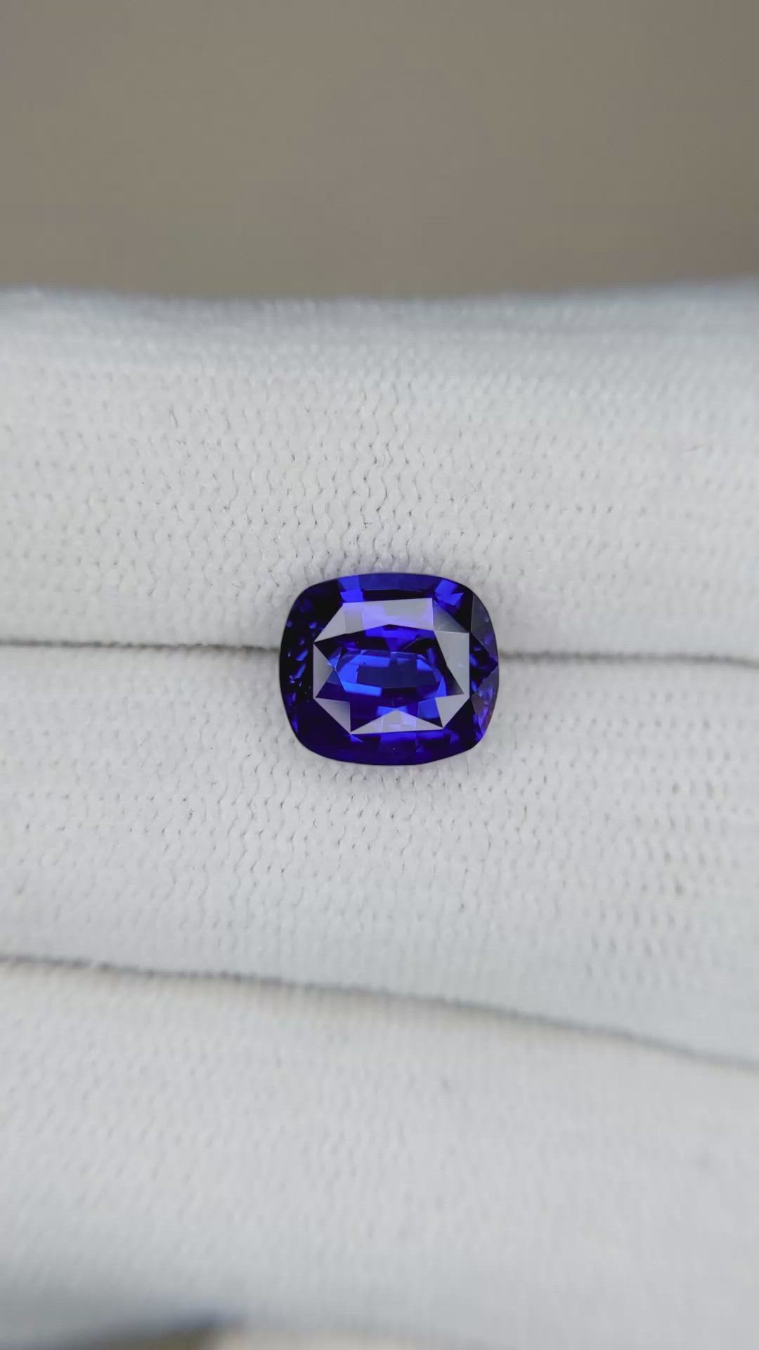 3.01 Ct. Blue Sapphire from Ceylon (Sri Lanka) Size Video