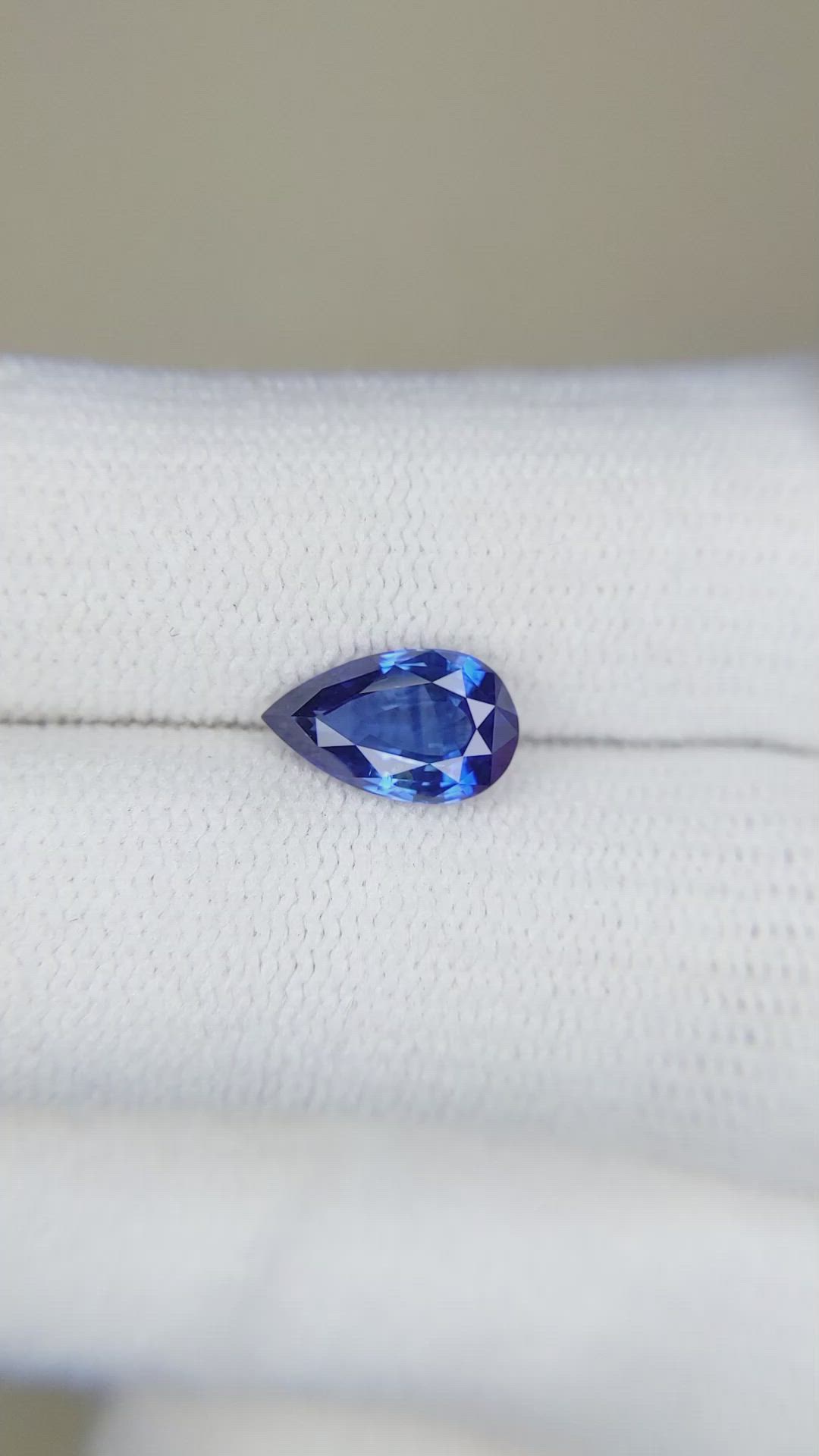 1.55 Ct. Blue Sapphire from Ceylon (Sri Lanka) Size Video