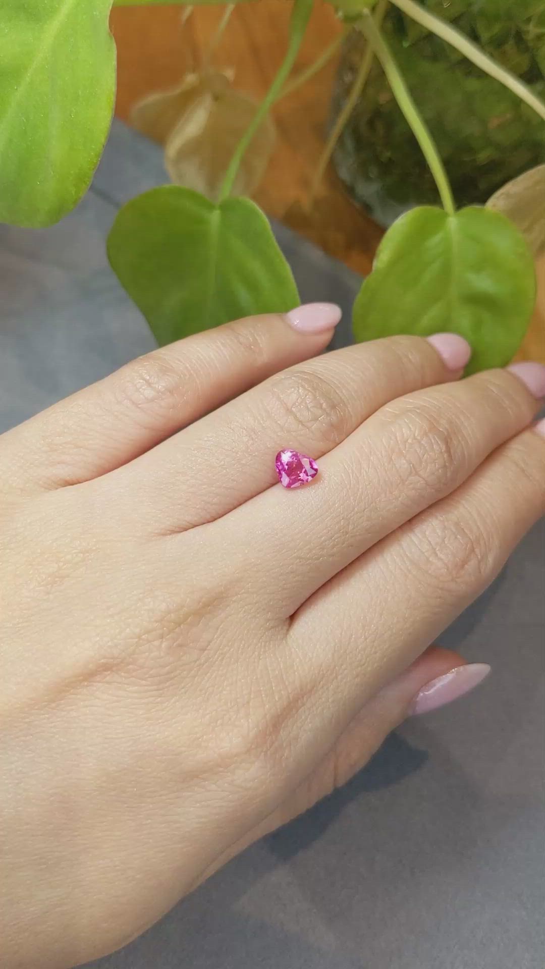 1.25 Ct. Padparadscha Sapphire from Ceylon (Sri Lanka) Size Video