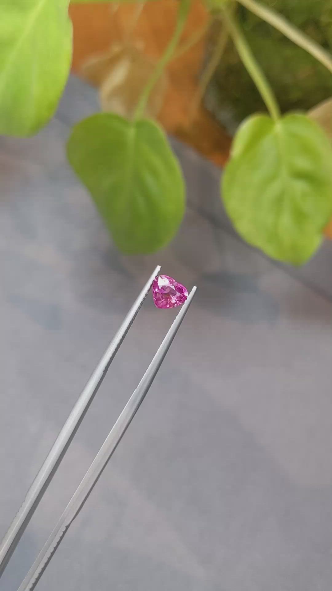 1.25 Ct. Padparadscha Sapphire from Ceylon (Sri Lanka) Size Video