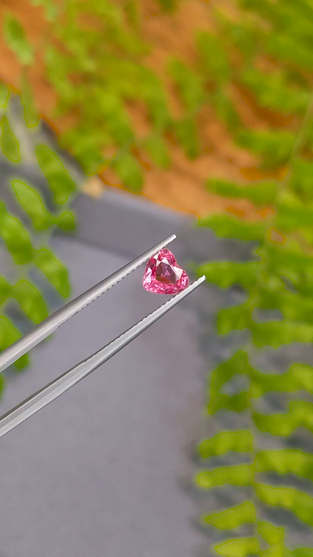 1.07 Ct. Padparadscha Sapphire from Ceylon (Sri Lanka) Size Video