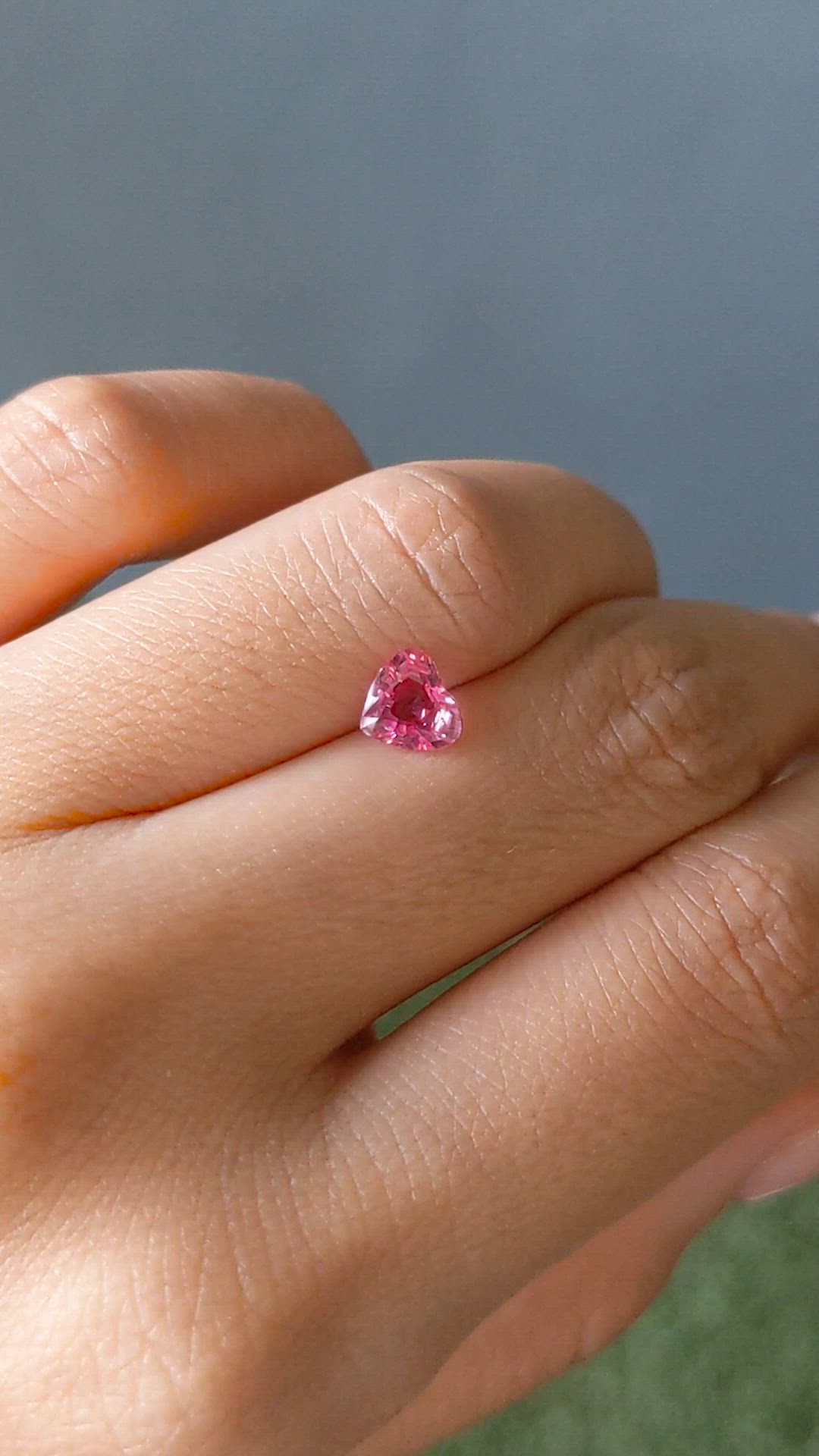 1.07 Ct. Padparadscha Sapphire from Ceylon (Sri Lanka) Size Video