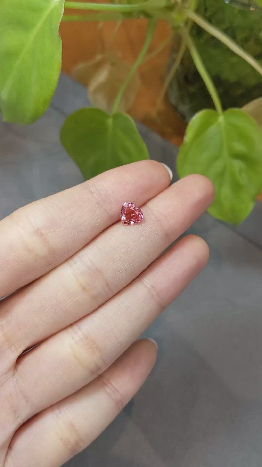 1.16 Ct. Padparadscha Sapphire from Ceylon (Sri Lanka) Size Video