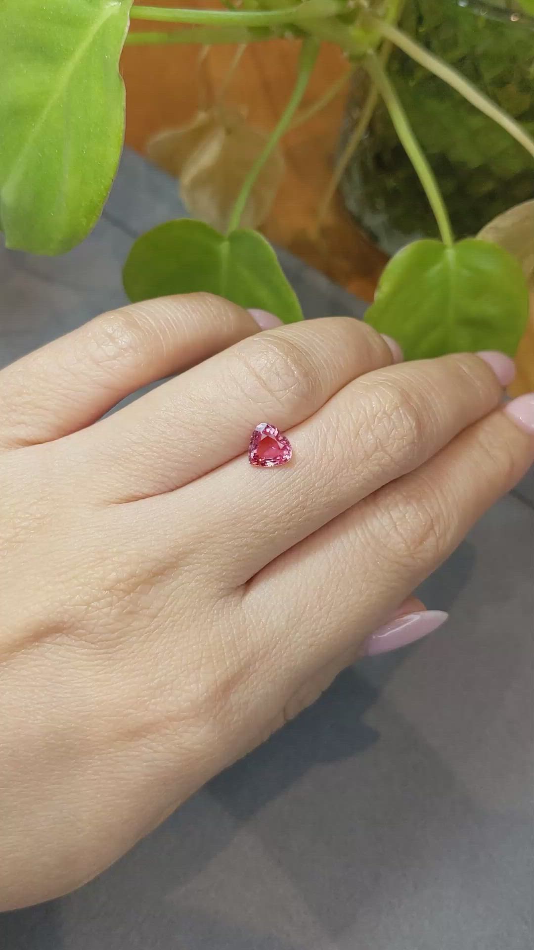 1.16 Ct. Padparadscha Sapphire from Ceylon (Sri Lanka) Size Video