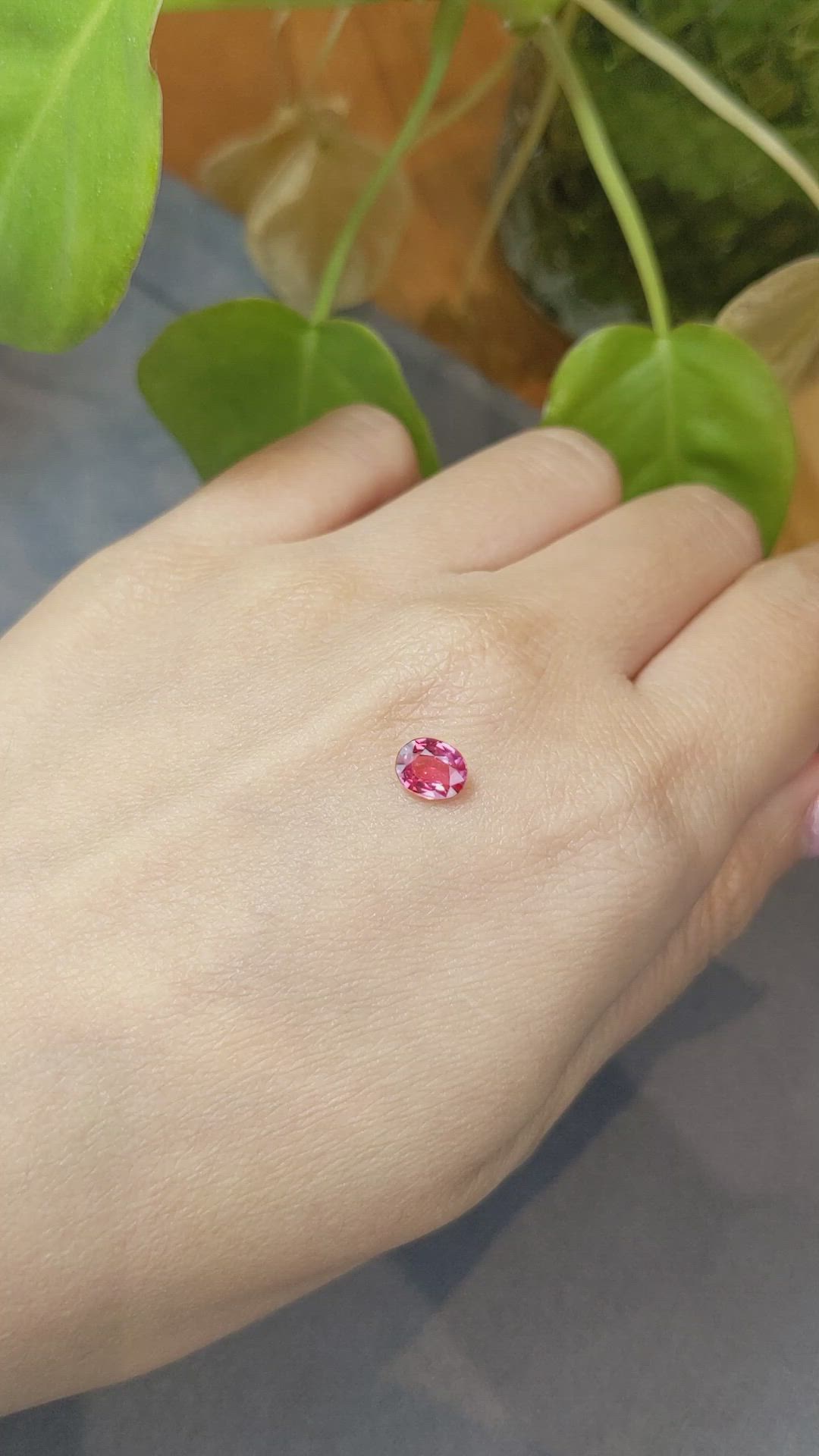 1.02 Ct. Padparadscha Sapphire from Ceylon (Sri Lanka) Size Video