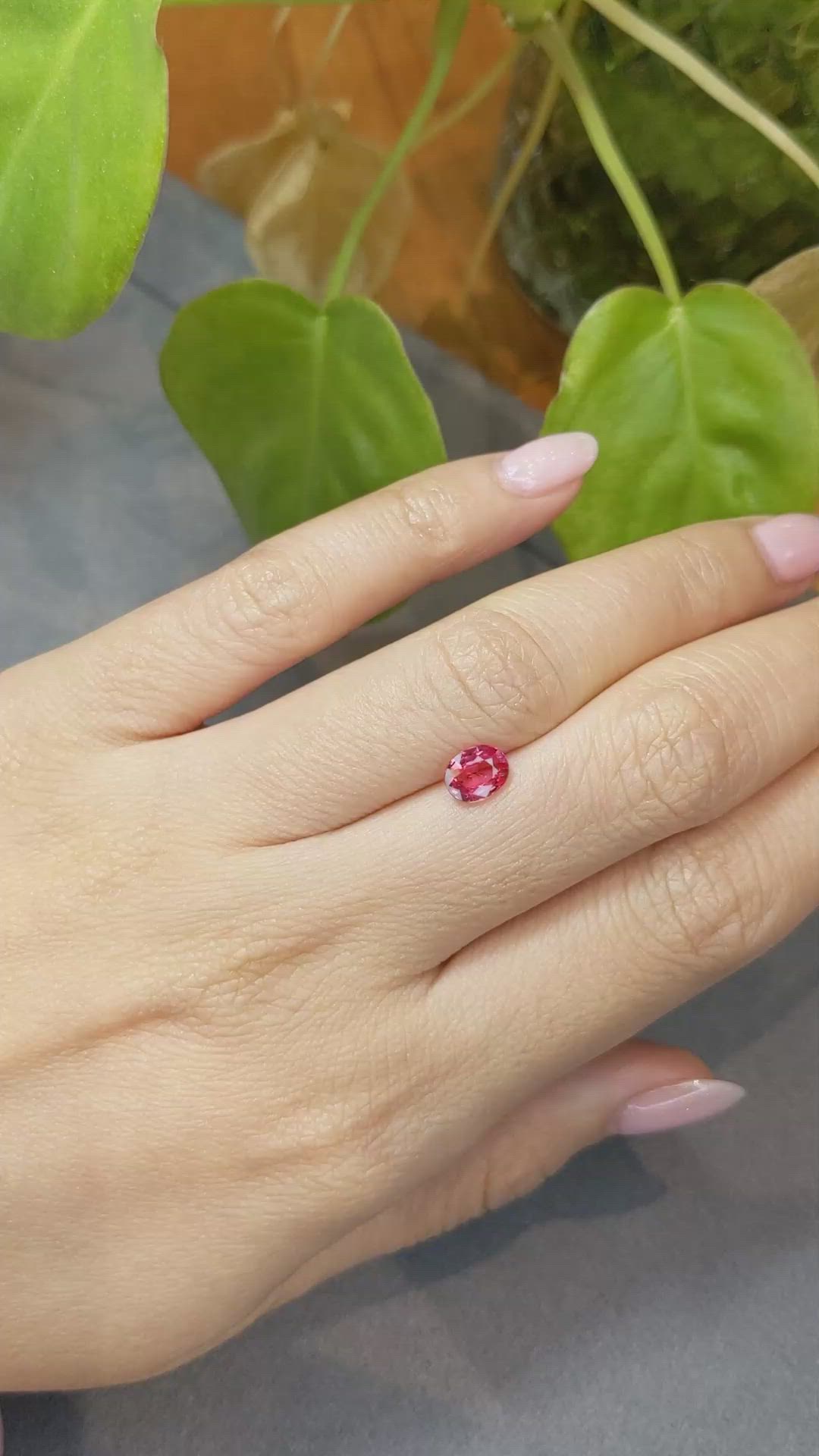 1.02 Ct. Padparadscha Sapphire from Ceylon (Sri Lanka) Size Video