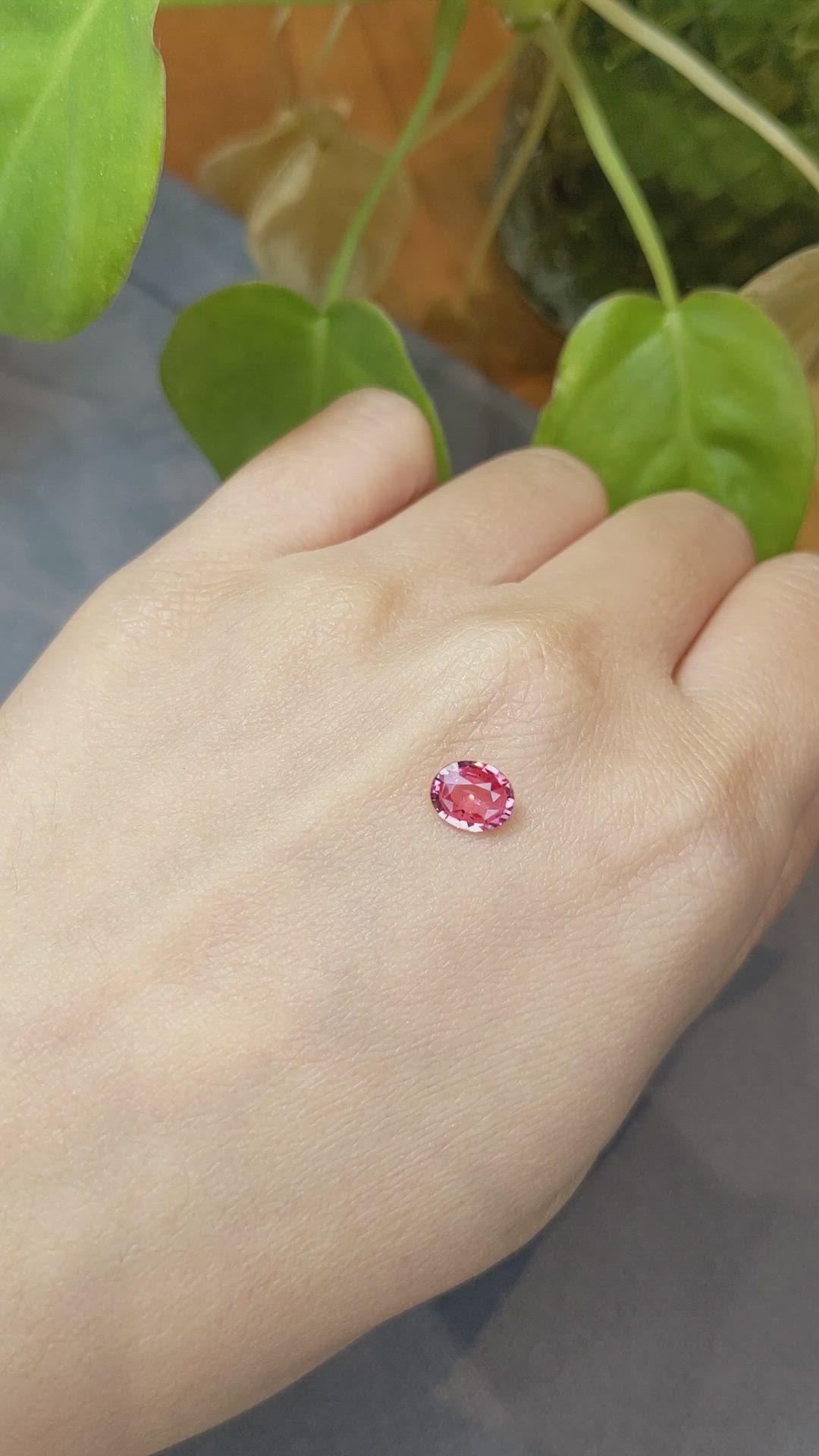 1.02 Ct. Padparadscha Sapphire from Ceylon (Sri Lanka) Size Video